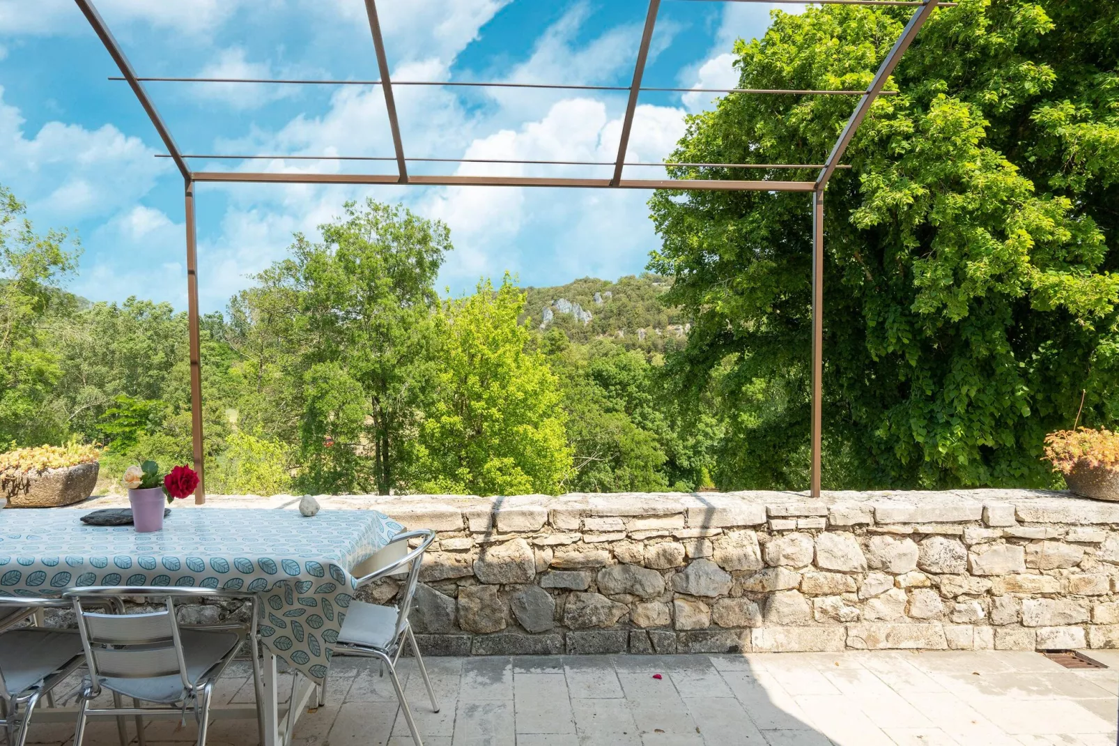 Le Travers-Terrace balcony