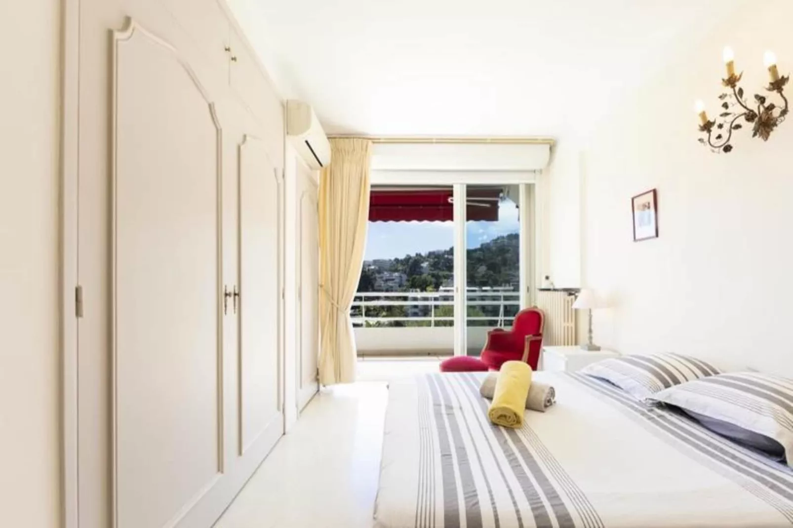 Résidence Appartement Enti&egrave;rement &eacute;quip&eacute; De 105 M2 Avec Vue Mer Et Collines