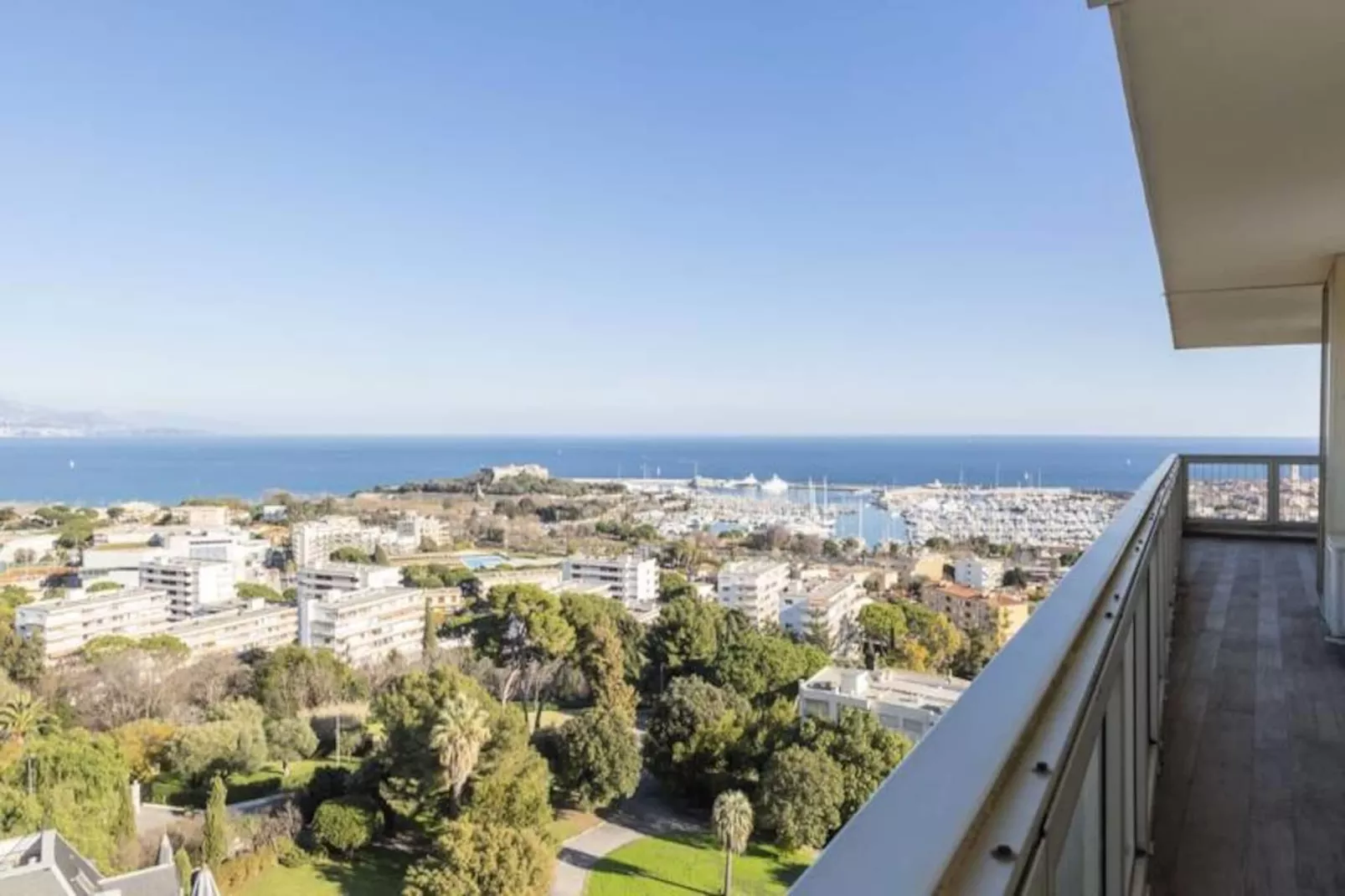 Résidence Bnb Renting 3 Pi&egrave;ces Avec Une Vue &agrave; Couper Le Souffle &agrave; Antibes !