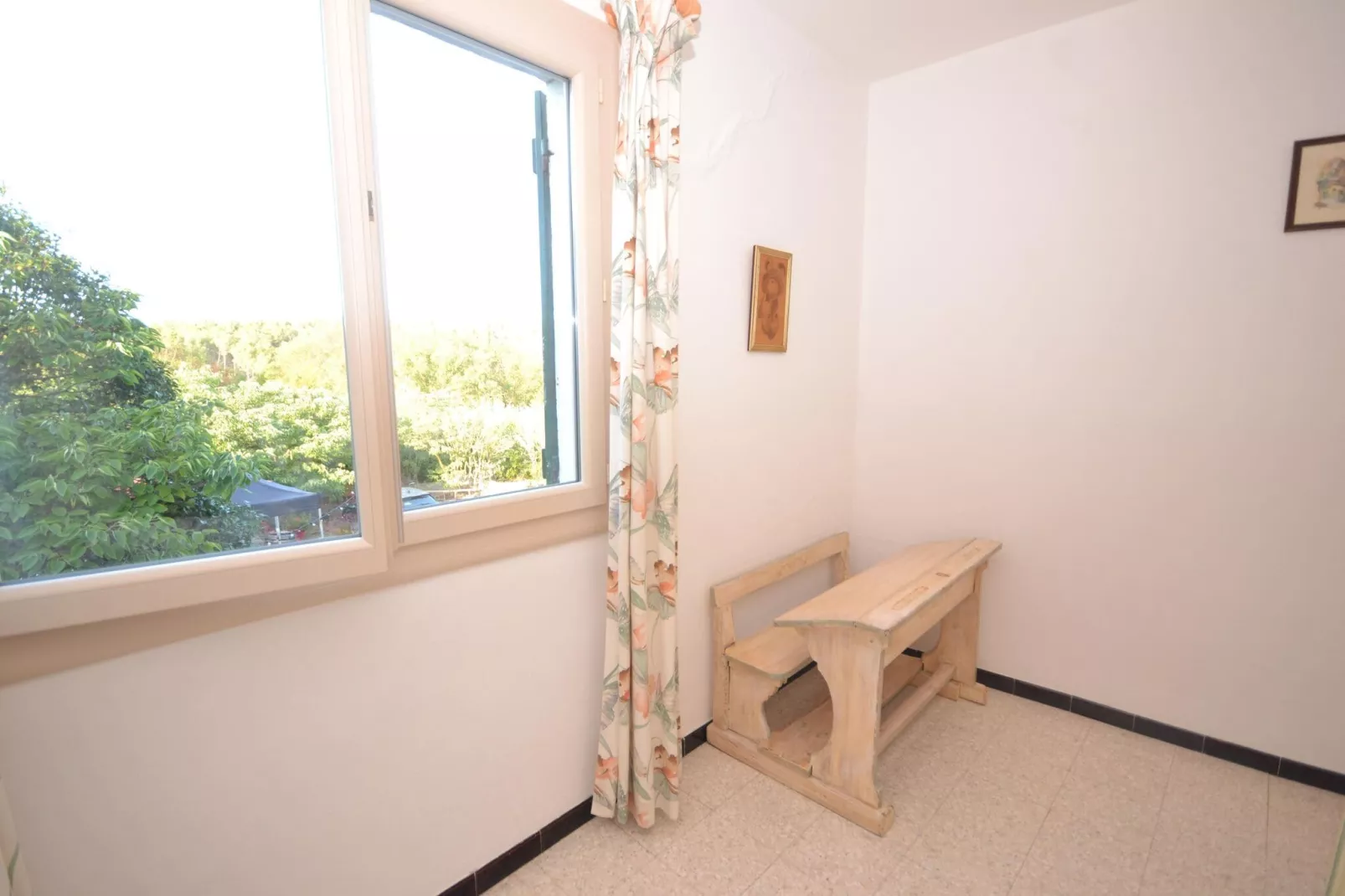 Le trois chambres-Bedroom