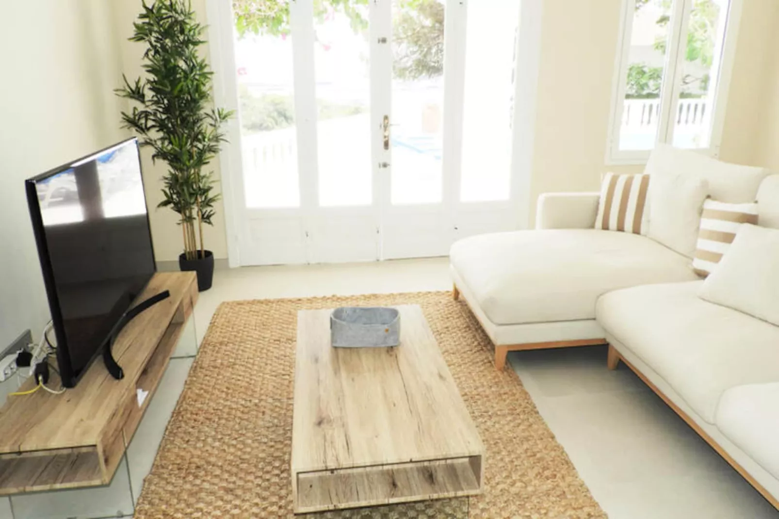 Maison à Binisafuller-Image-tags.