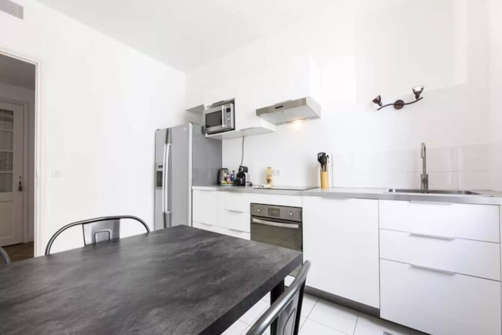 Résidence Appartement Moderne De 90 M2 Dans La Rue D'antibes & Croisette &agrave; 200 Metres-Image-tags.