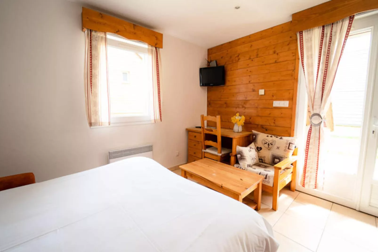 Studio à Aumont-Aubrac-Image-tags.