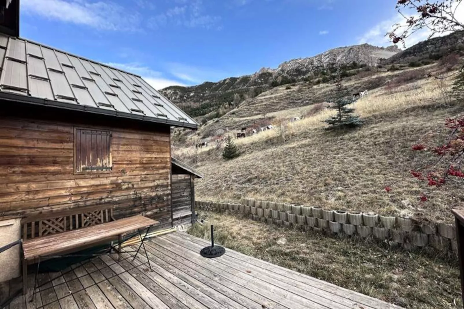 Chalet Emelthi-Image-tags.