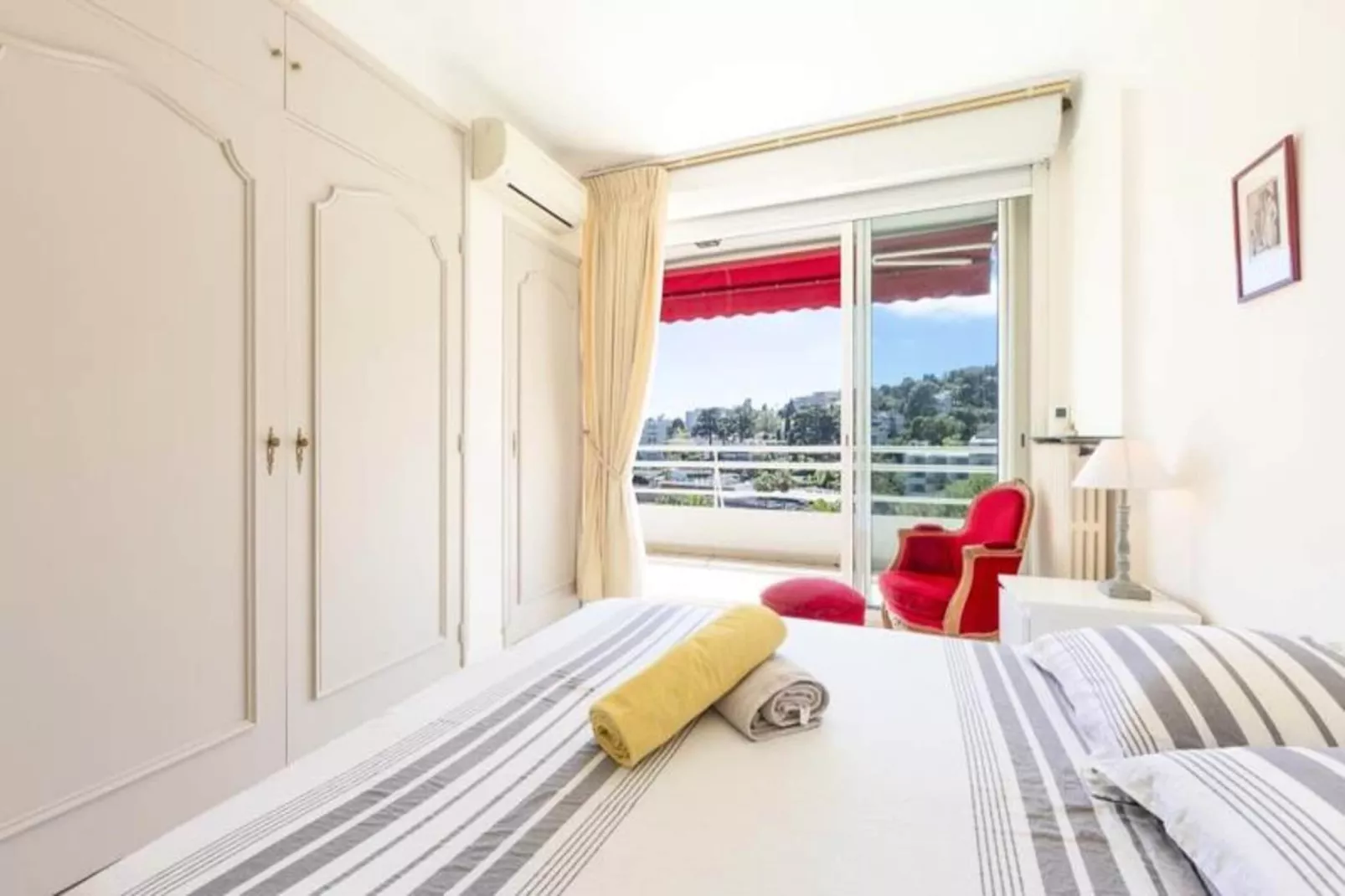 Résidence Appartement Enti&egrave;rement &eacute;quip&eacute; De 105 M2 Avec Vue Mer Et Collines-Extérieur été