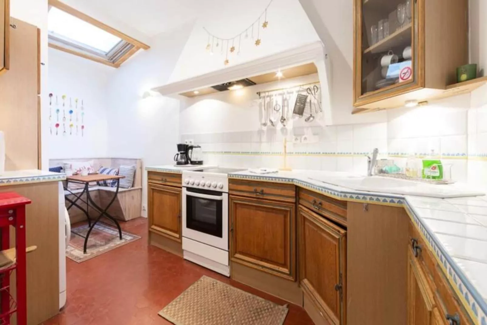 Résidence Bnb Renting Grand Studio Au C&oelig;ur De Cannes, Quartier De La Vieille Ville !-Exterior in summer