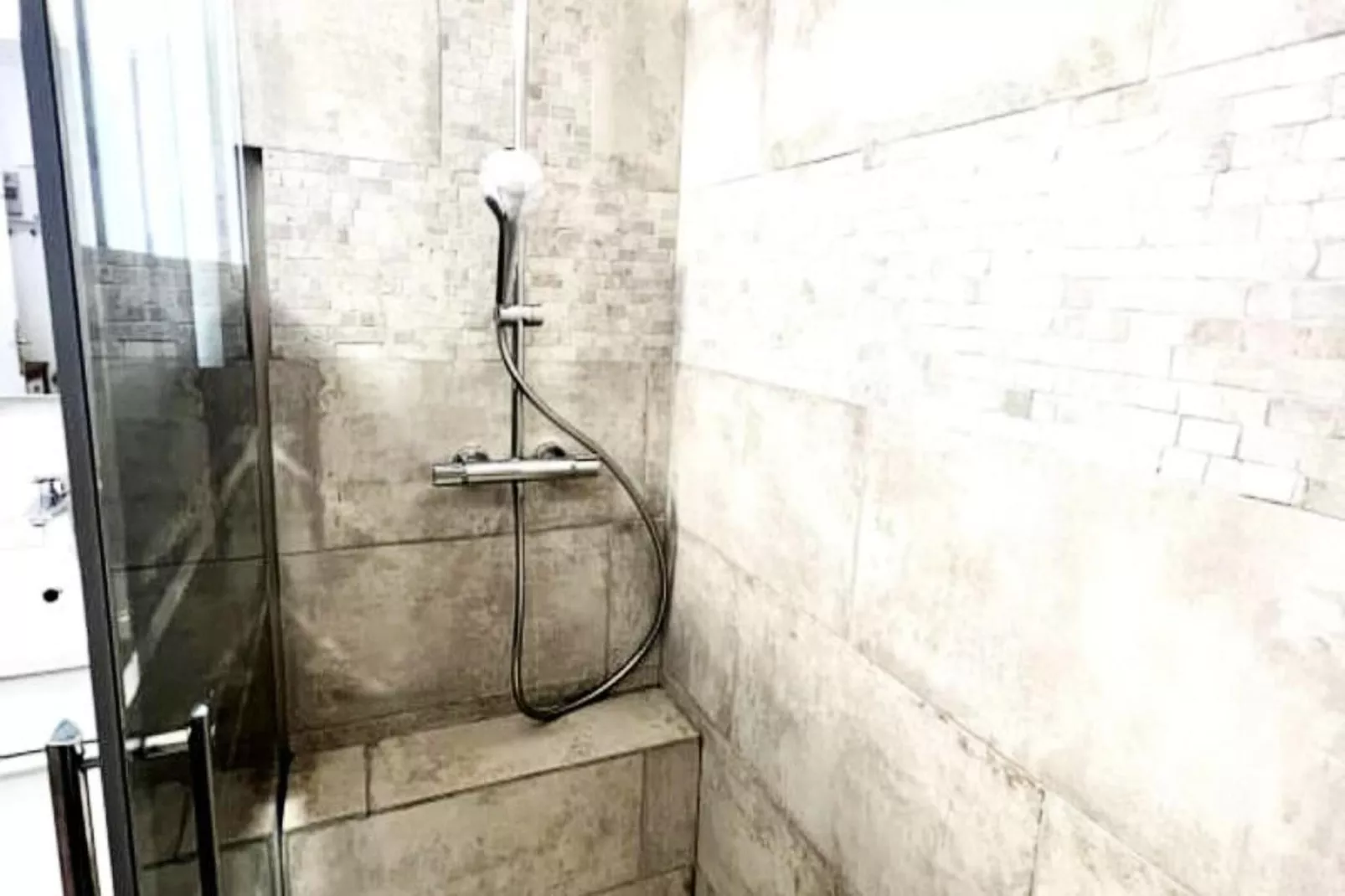 Résidence Studio Climatis&eacute; En Plein Centre Ville De Cannes &agrave; 2 Pas De Rue D'antibes-Ambiance