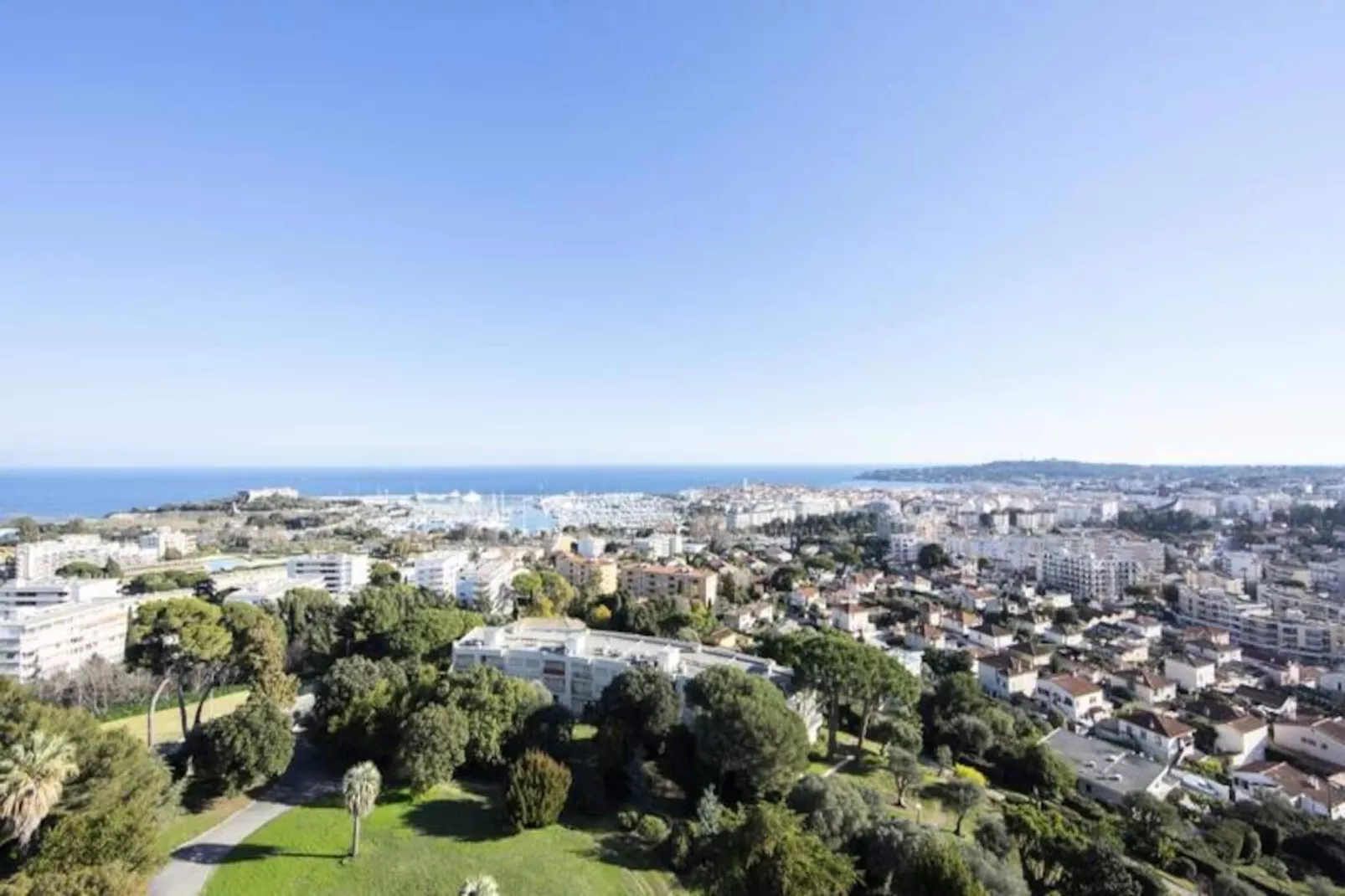 Résidence Bnb Renting 3 Pi&egrave;ces Avec Une Vue &agrave; Couper Le Souffle &agrave; Antibes !-Image-tags.