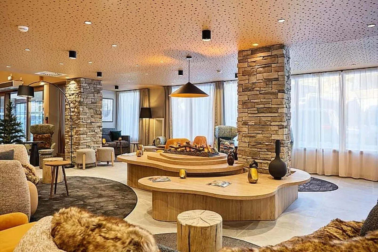 Résidence Prestige Odalys Le Mont d'Auron-Exterior in summer