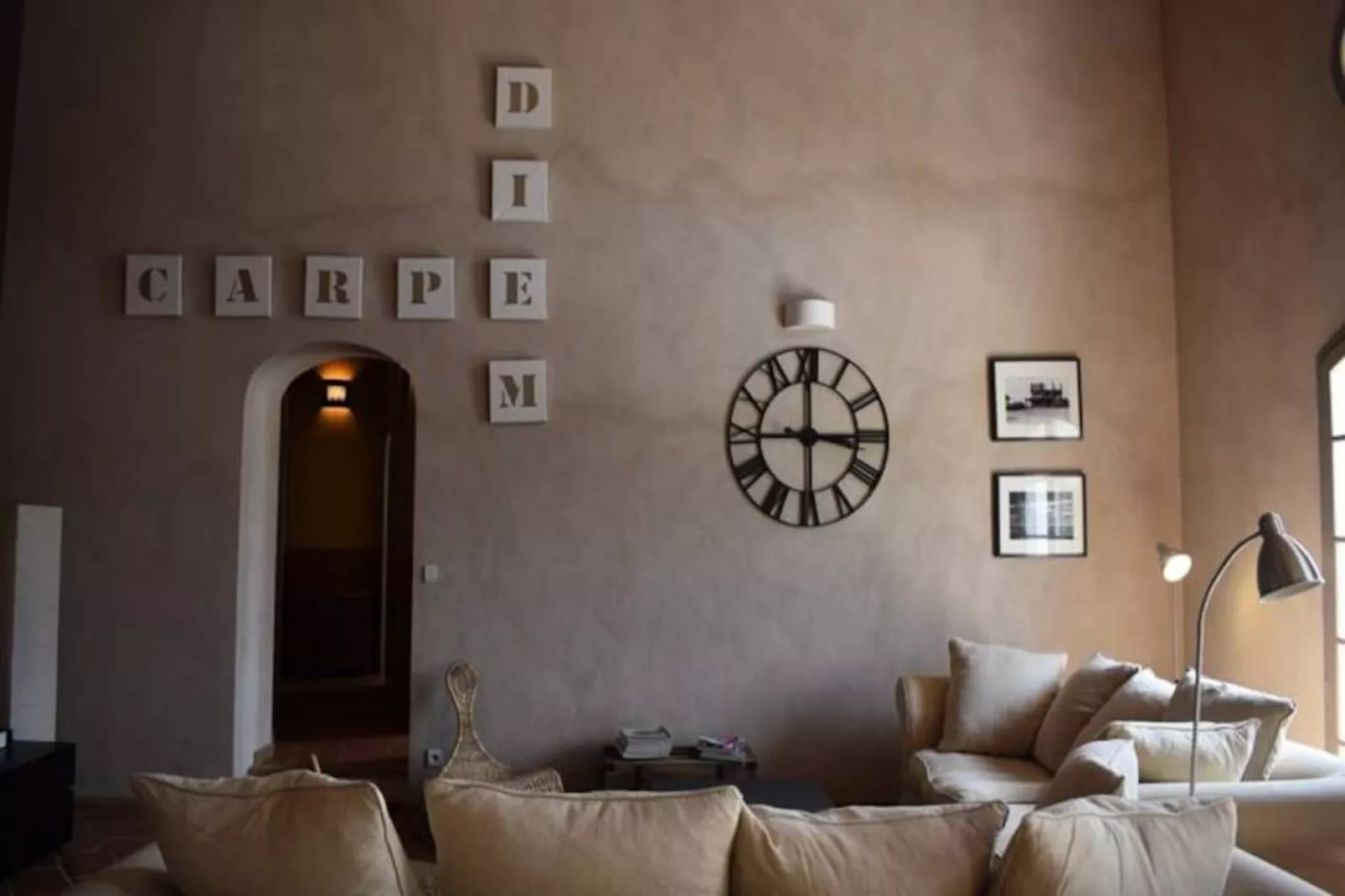 Maison Marie, Authenticit&eacute; Sur Le Golf De Pont Royal-Image-tags.