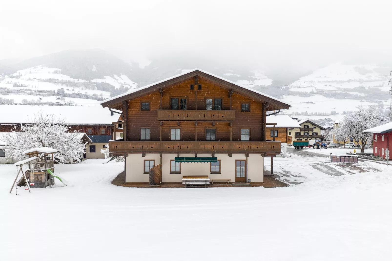 Apartment "Sonnberg & Schattberg"-Exterior in winter