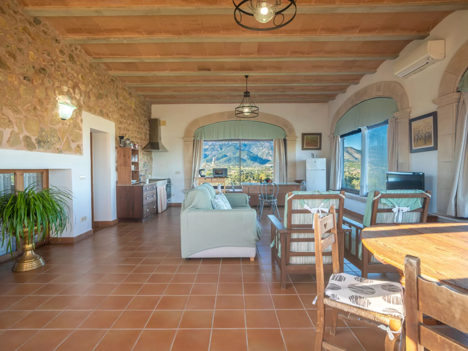 Son Estaras II-Drinnen