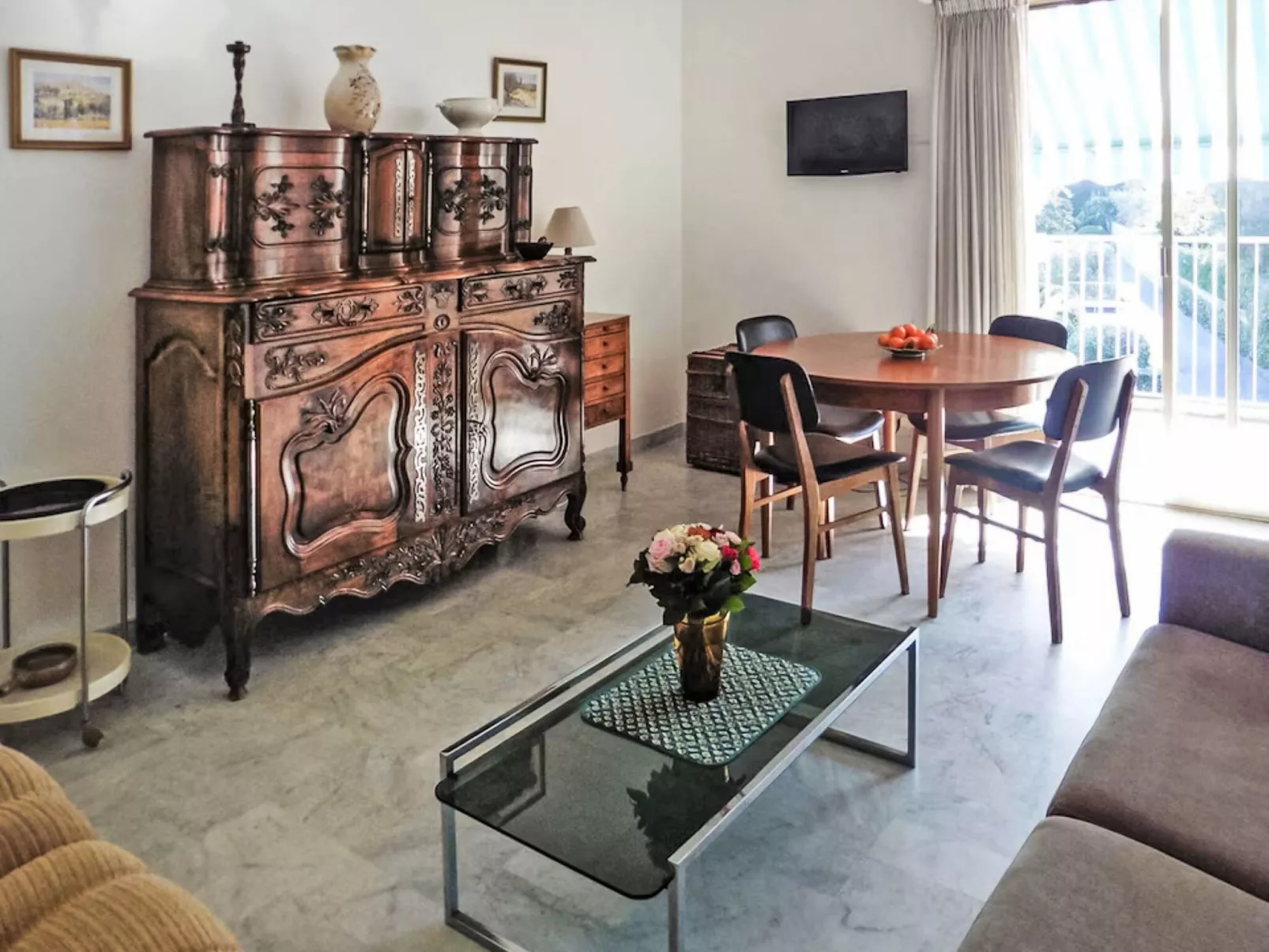 Les Jardins de l'Ermitage-Inside