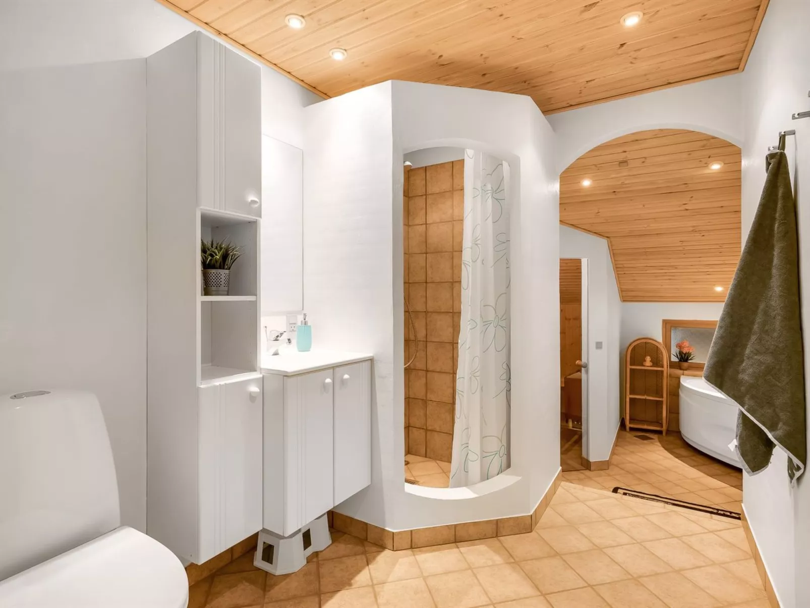 "Gidske" - 1.1km from the sea-Drinnen