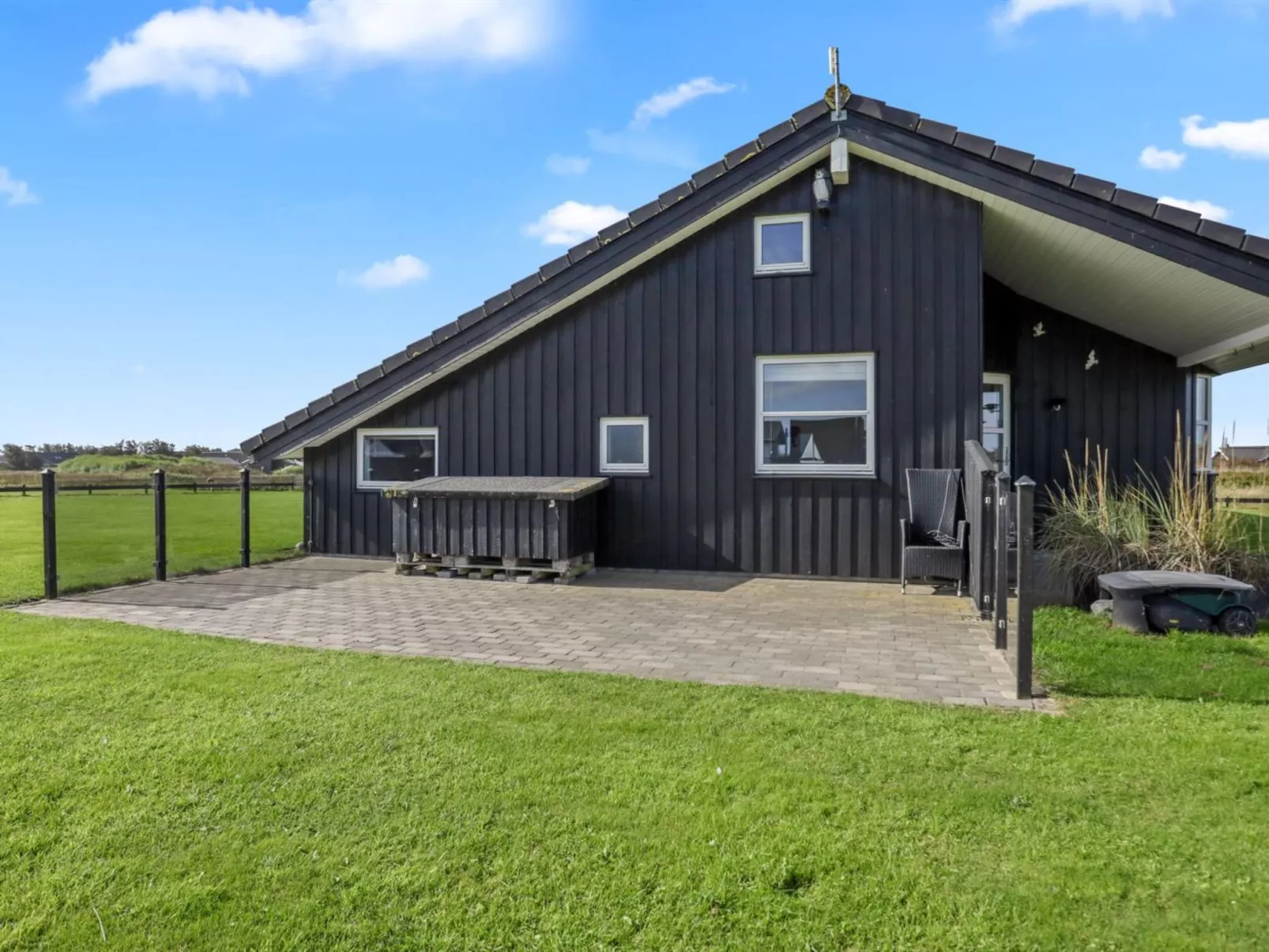 "Anthea" - 450m from the sea-Outside