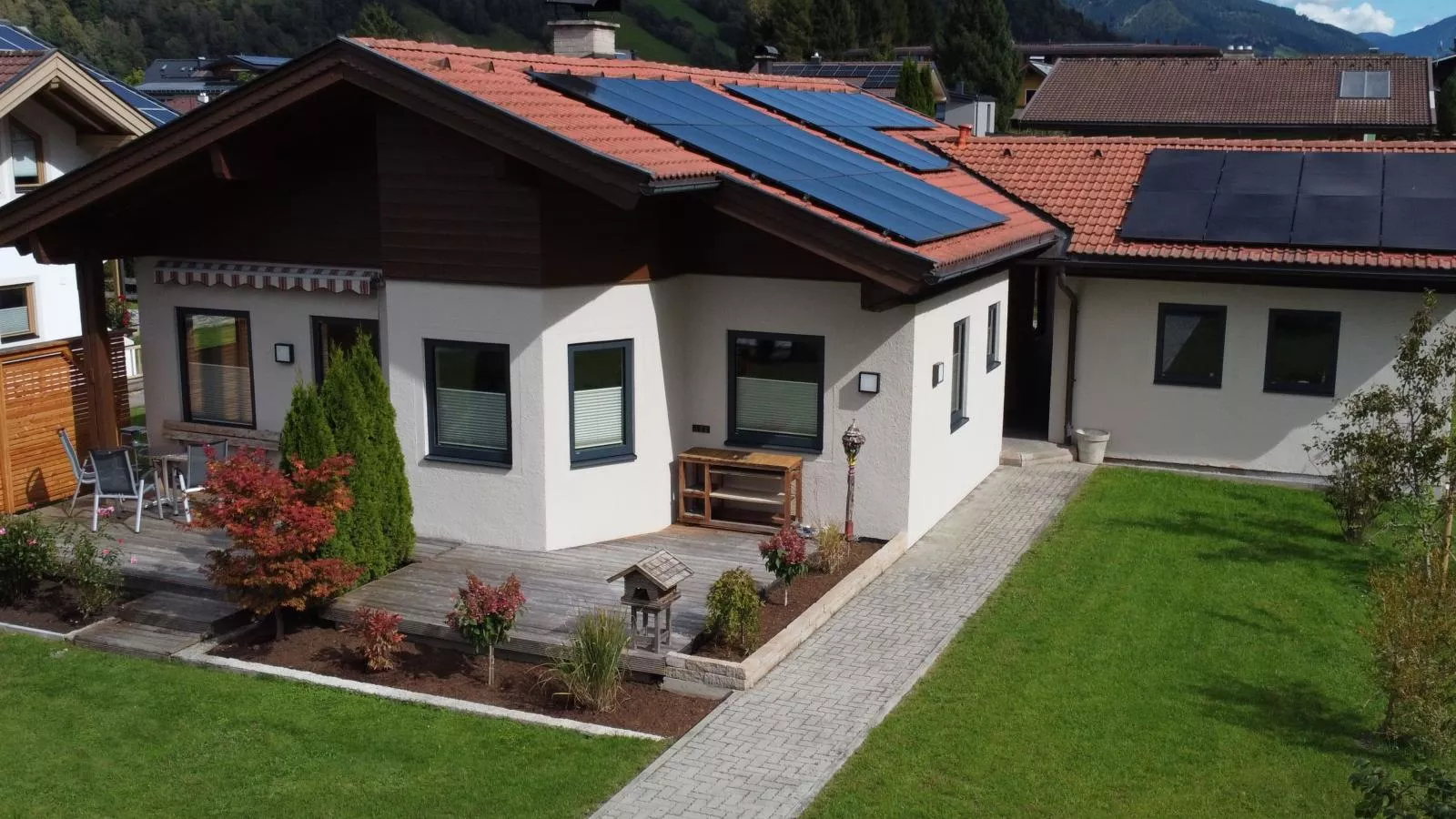 Bruggerheim-Exterior in summer