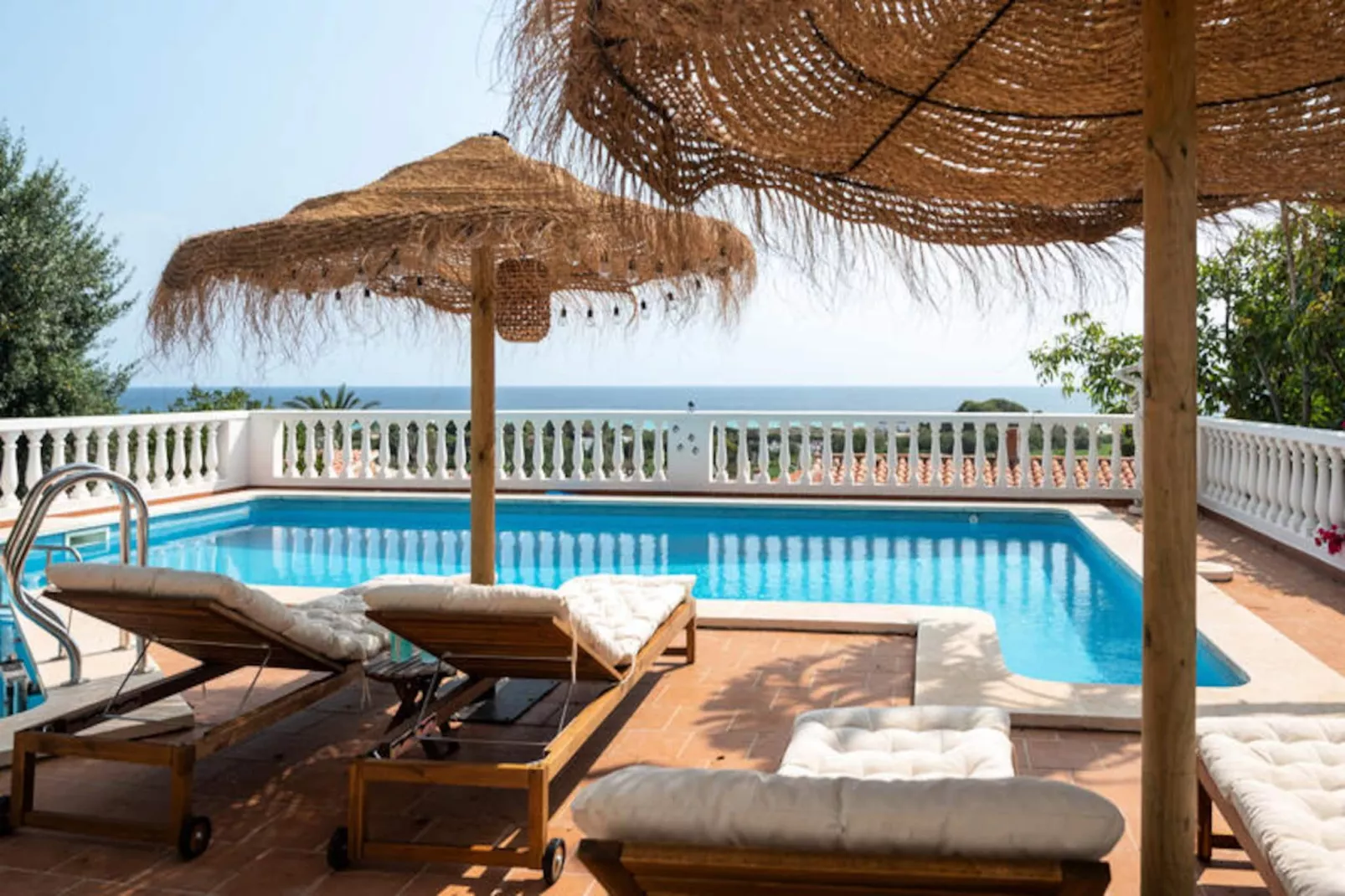 Maison à Son Bou-Image-tags.