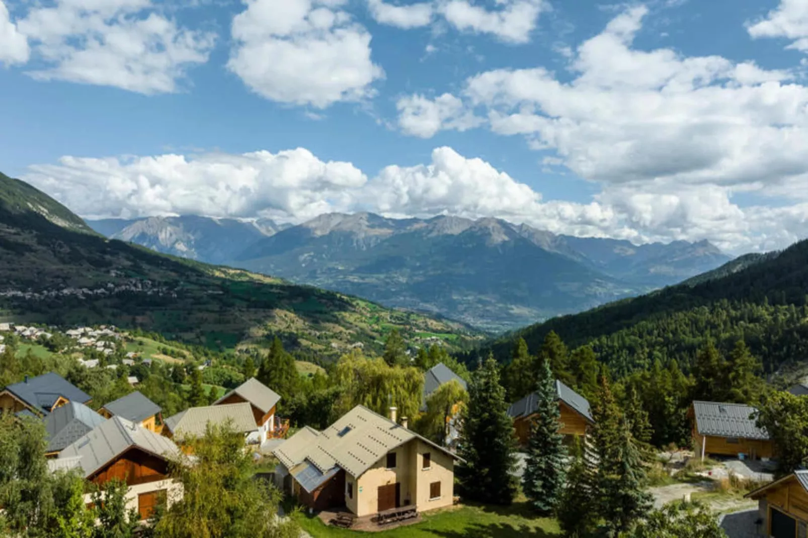 Résidence Pramouton-Vue d'été