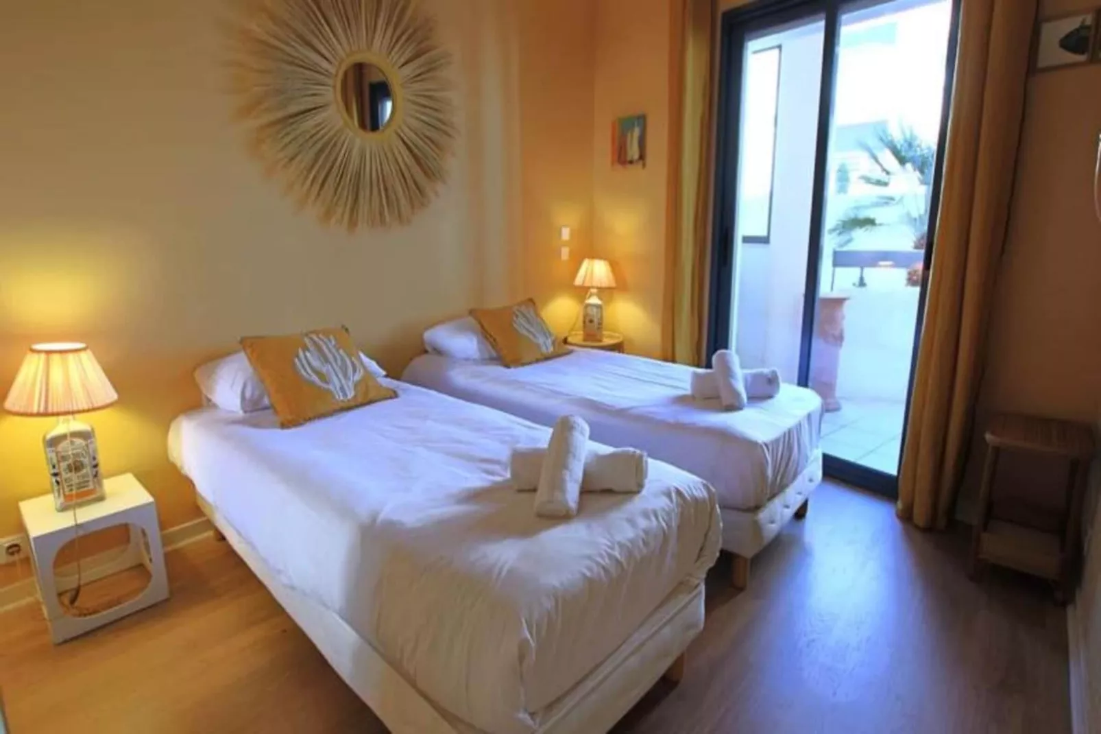 Résidence Appartement Rénové Avec 2 Chambres & Salle De Bain à La Décoration Raffinée-Salle de loisirs