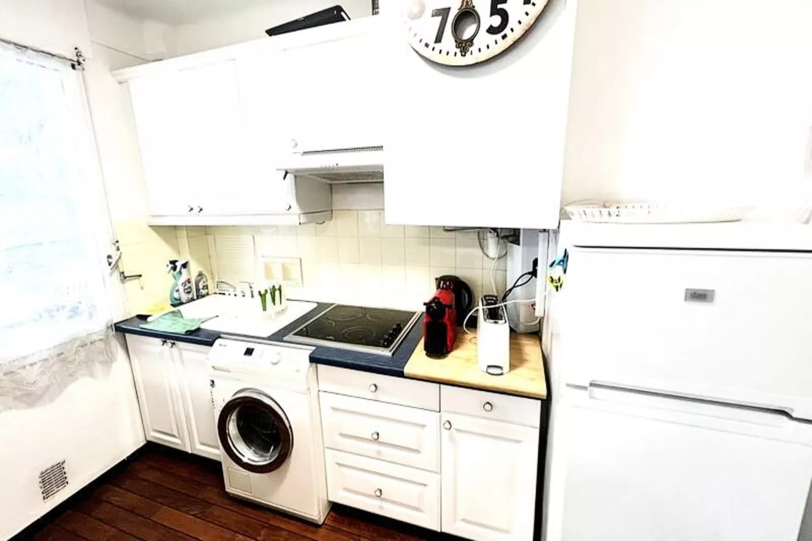 Résidence Studio Climatis&eacute; En Plein Centre Ville De Cannes &agrave; 2 Pas De Rue D'antibes-Ambiance