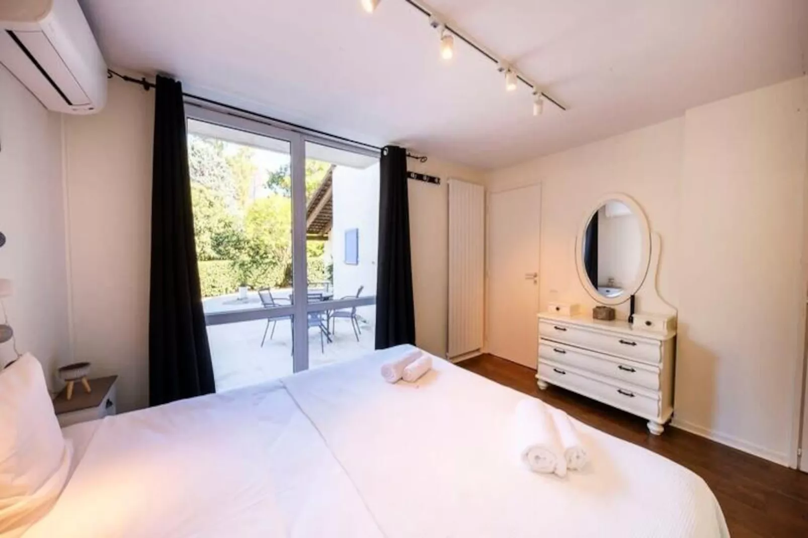 06v - Belle Villa - Jacuzzi - Piscine - Tennis-Image-tags.