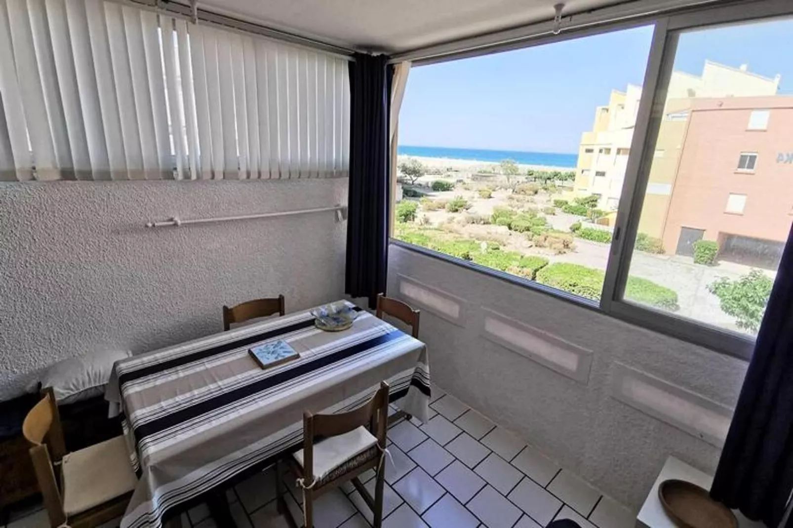 Résidence Les Nefs Des Sables-Salle à manger