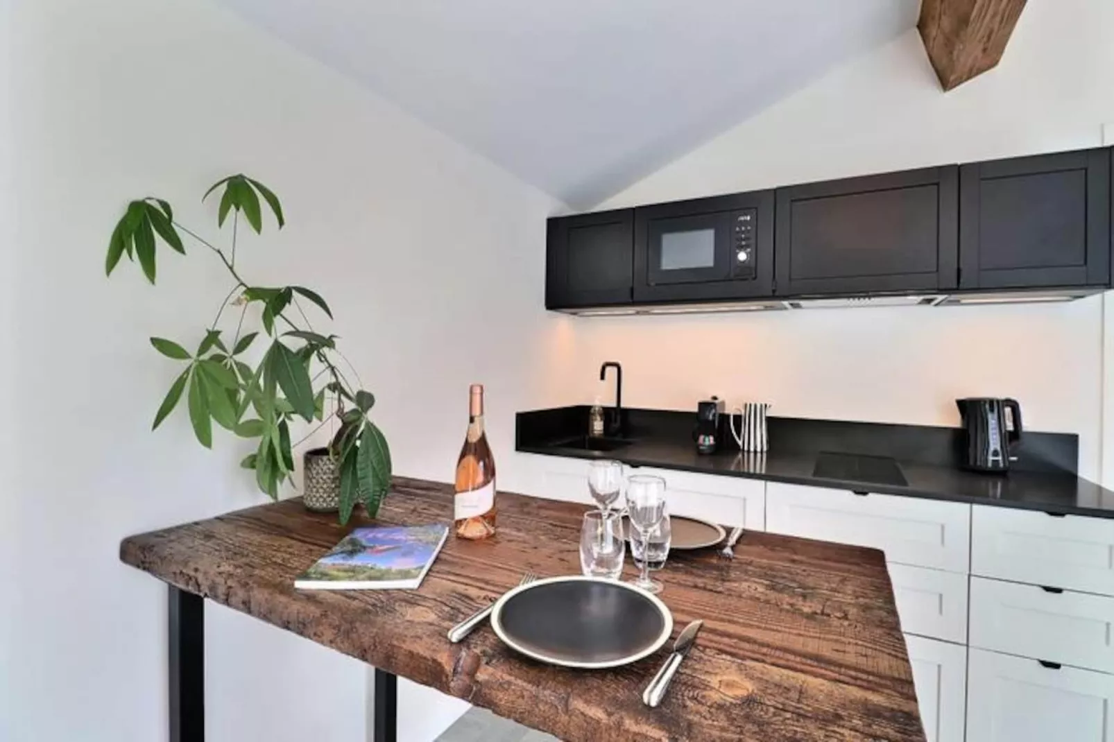 La Cabane Du Cap : Maisonnette &agrave; Aix-Image-tags.