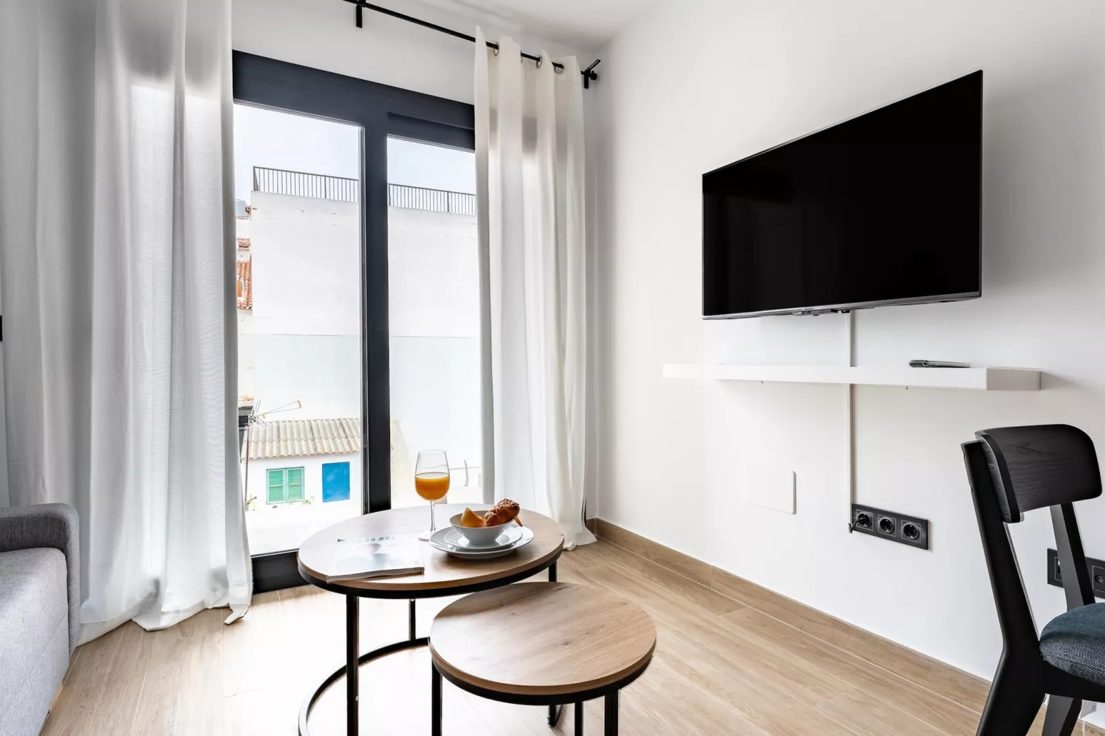 CT 326 - Faro's Fuengirola Prime Location - Boutique Apartment-Living room