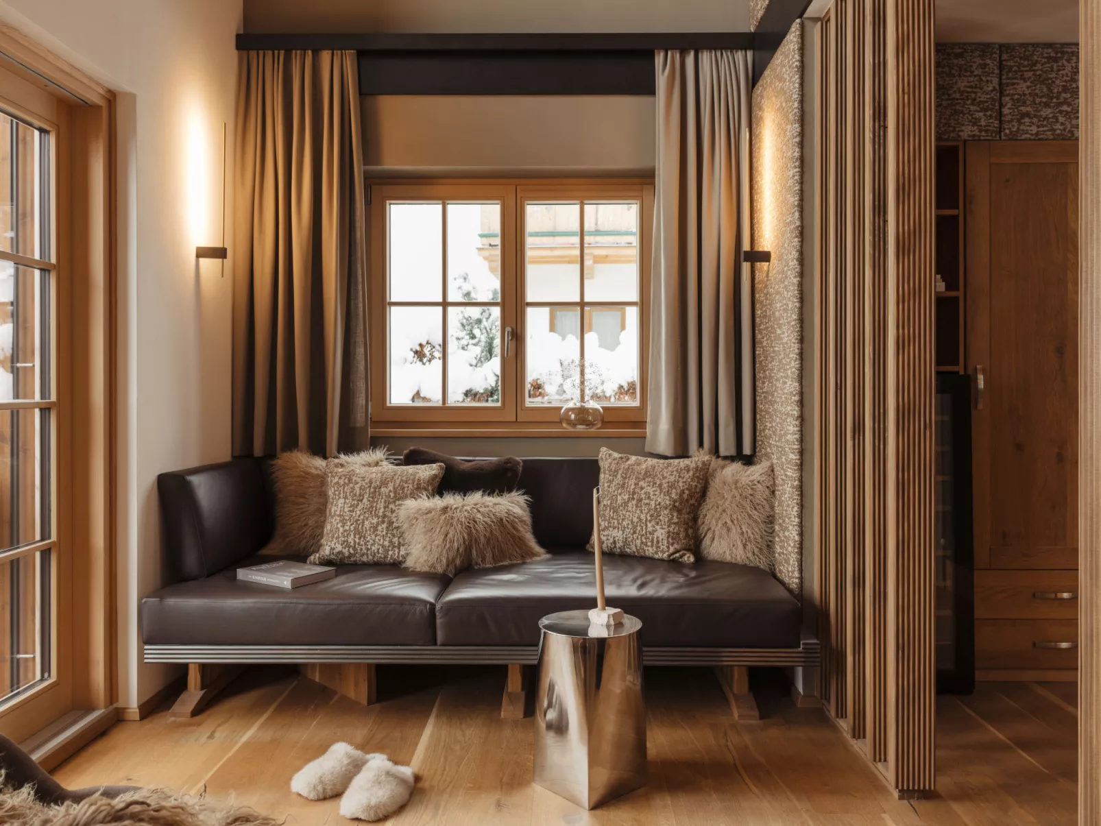 Royal Mountain Lodge-Inside