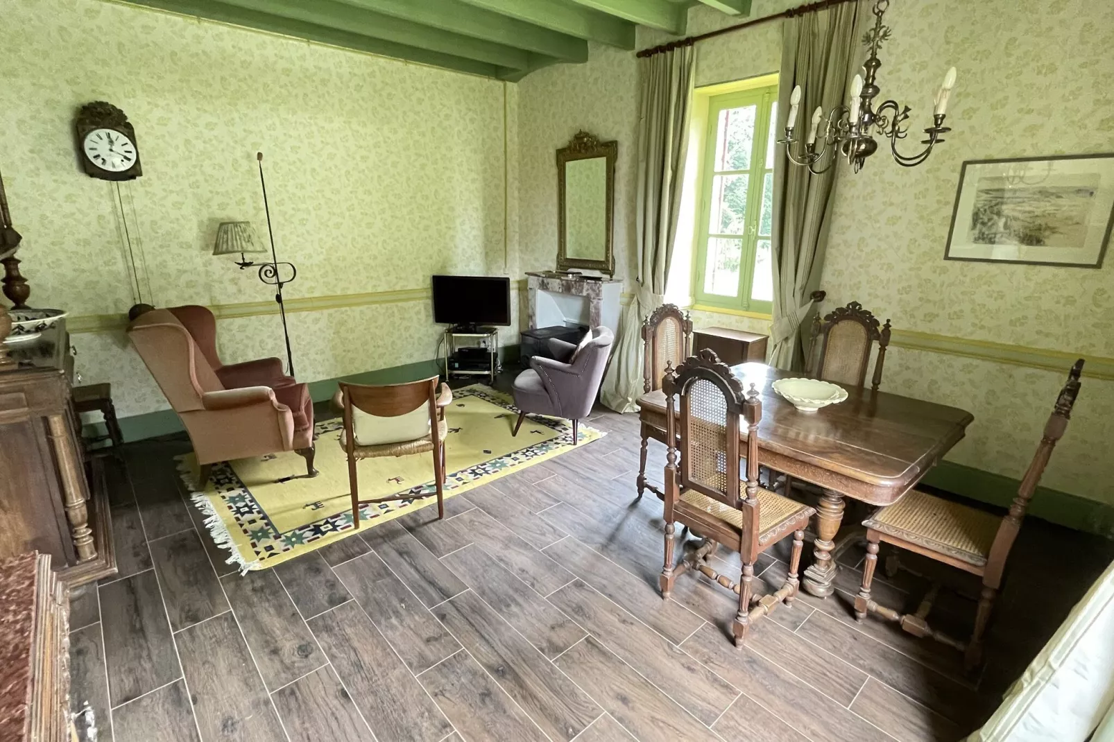 Maison de vacances Montcléra Cournes 8 pers-Esszimmer