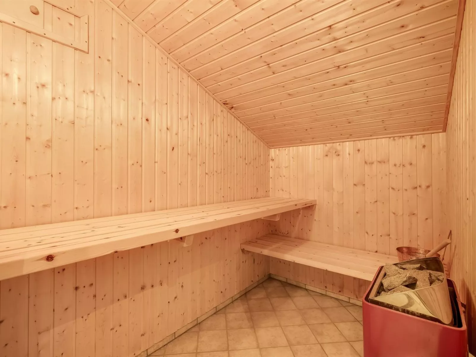 "Gidske" - 1.1km from the sea-Drinnen