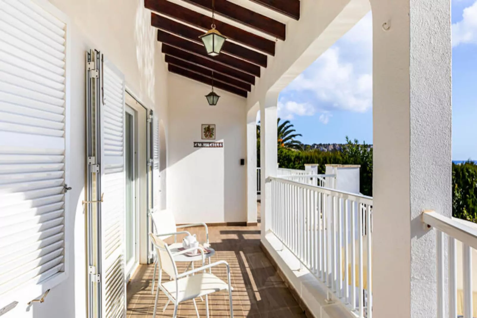 Maison à Son Bou-Image-tags.