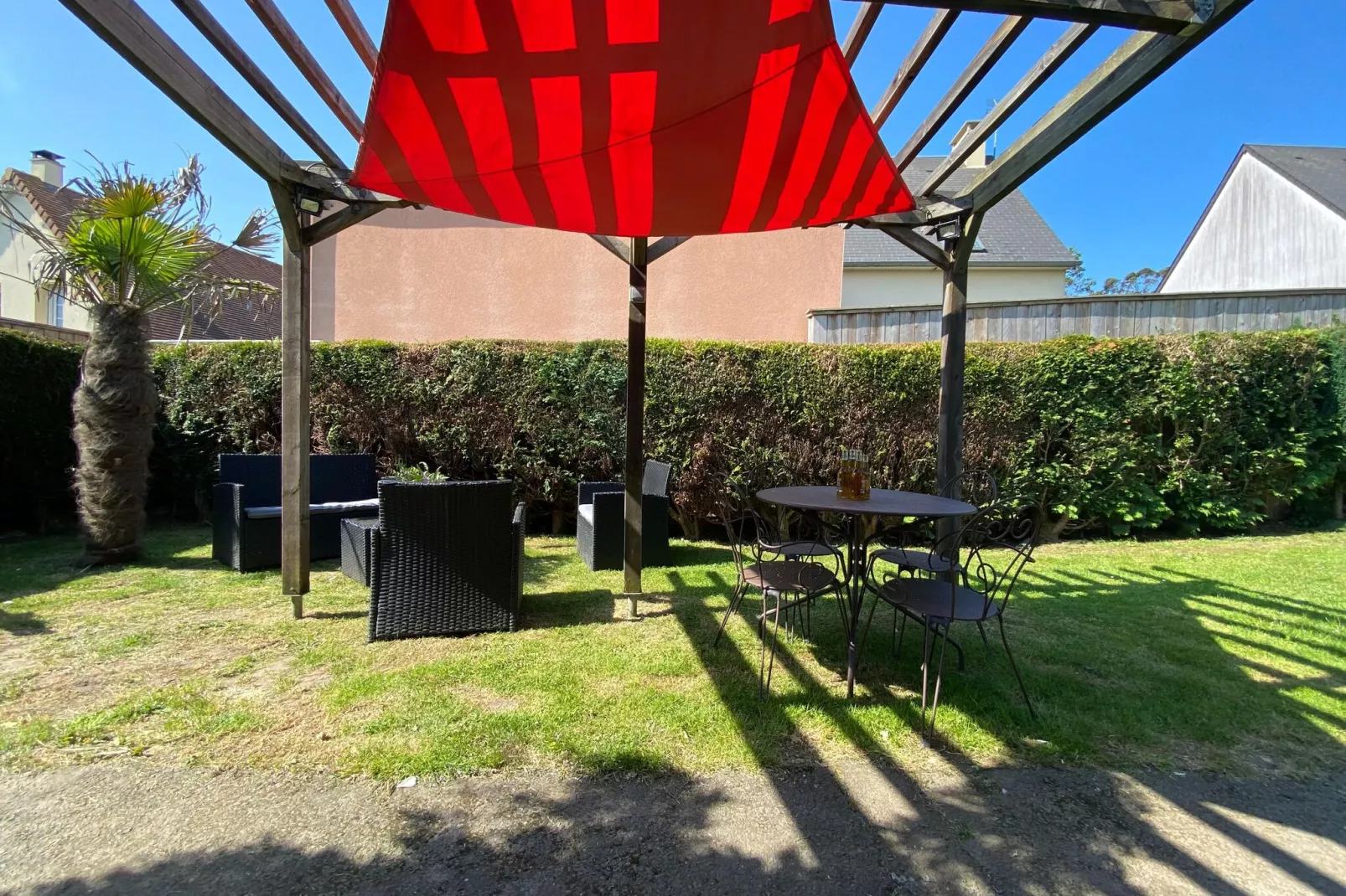 Ferienhaus Donville-les-Bains-Jardin d'été