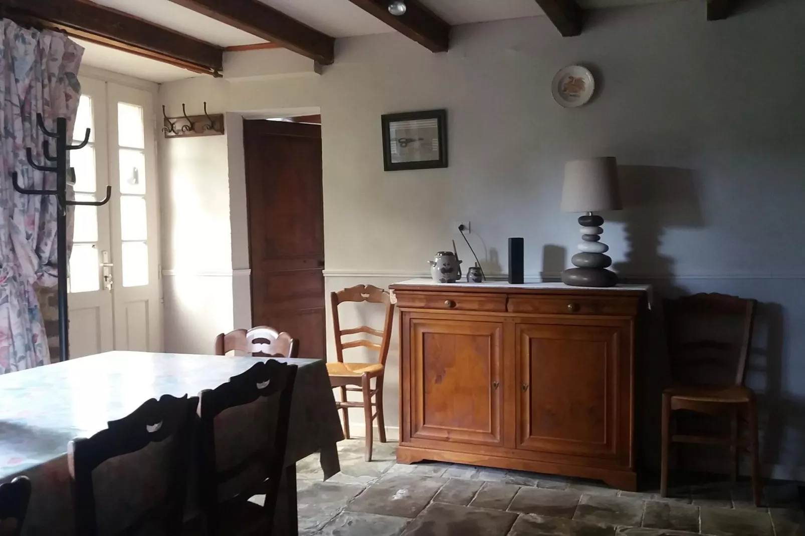 Maison de vacances Montaigu les Bois-Dining room