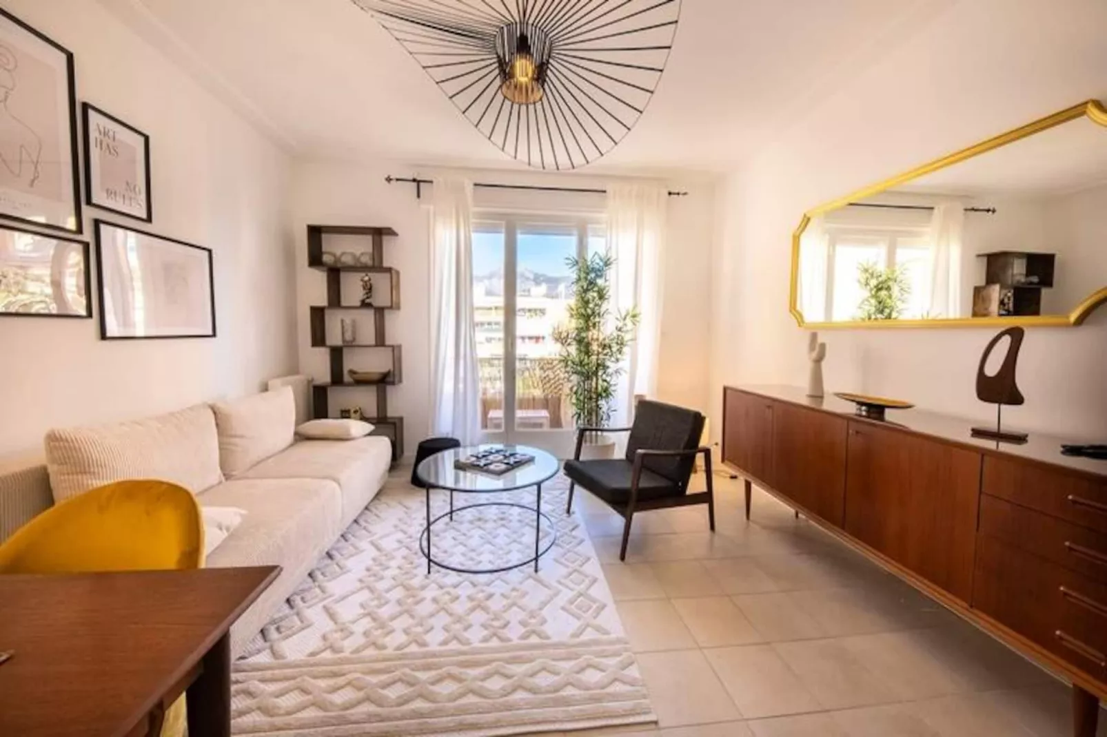 06b - Beau 2 Pi&egrave;ces R&eacute;nov&eacute; Avec Terrasse Vue Mer-Image-tags.