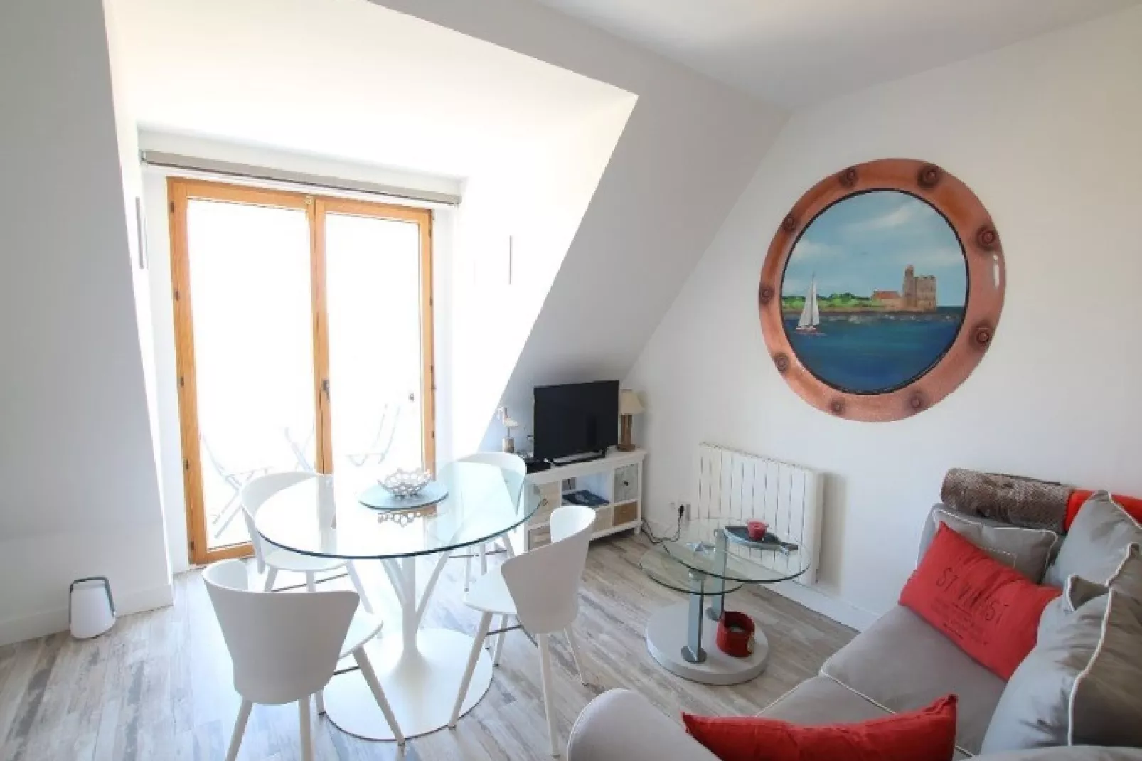 APPARTEMENT DUPLEX CHEZ LAURETTE-Dining room