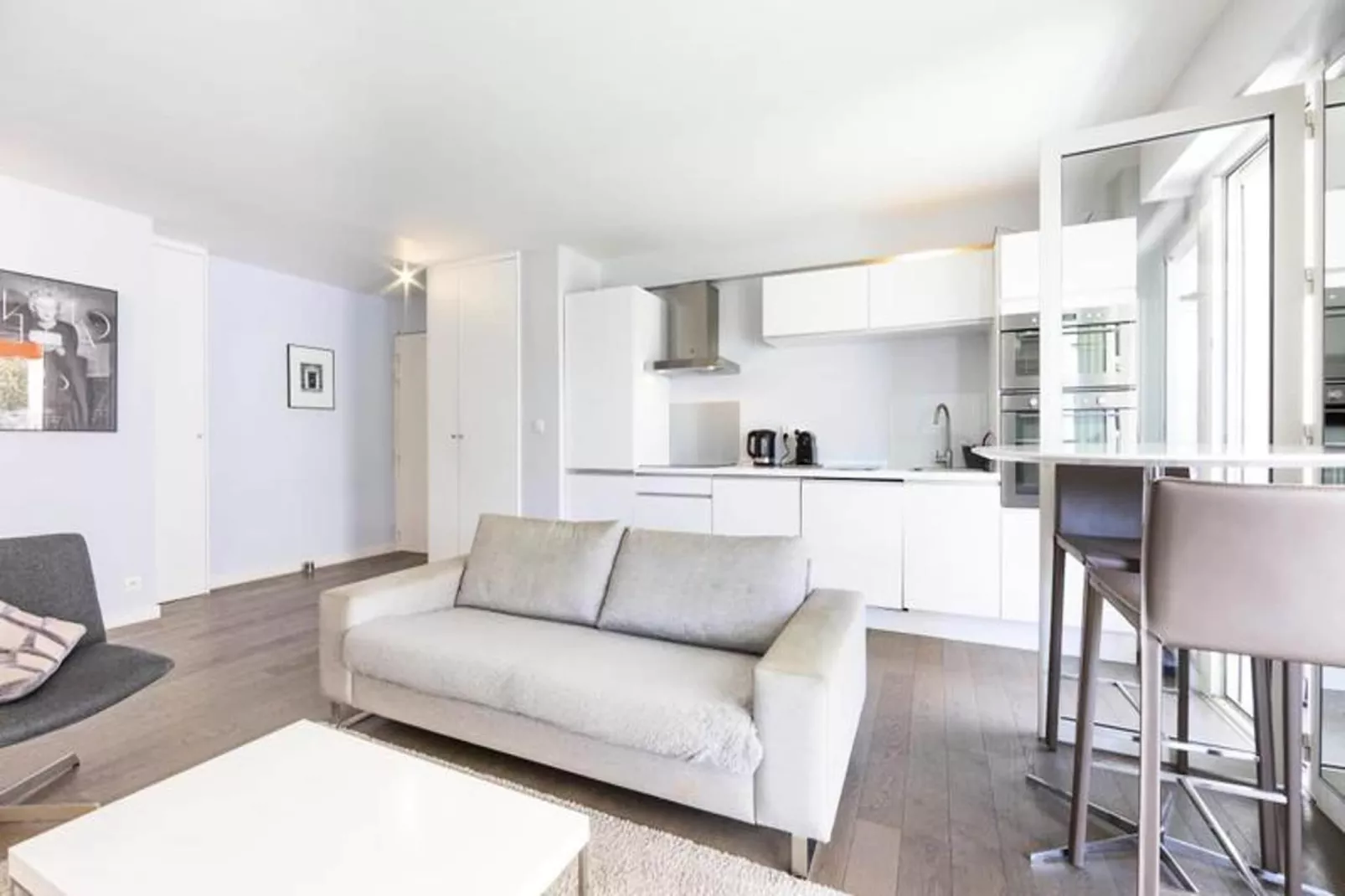 Résidence Moderne Appartement 2 Chambres/1 Salle De Bain, Terrasse Calme/aper&ccedil;u Mer-Salon