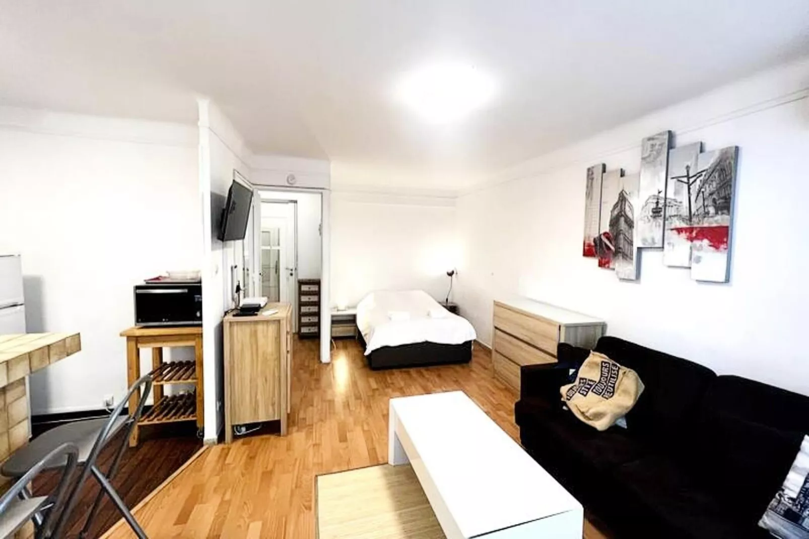 Résidence Studio Climatis&eacute; En Plein Centre Ville De Cannes &agrave; 2 Pas De Rue D'antibes-Ambiance