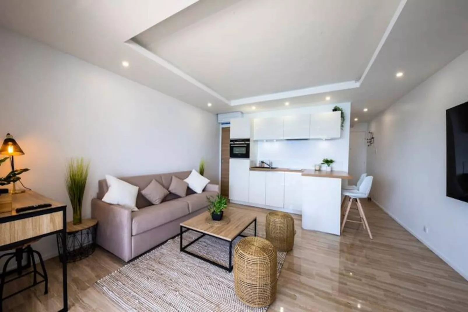 06k1 - Face &agrave; La Mer T2 R&eacute;nov&eacute; - Terrasse &ndash;parking-Image-tags.