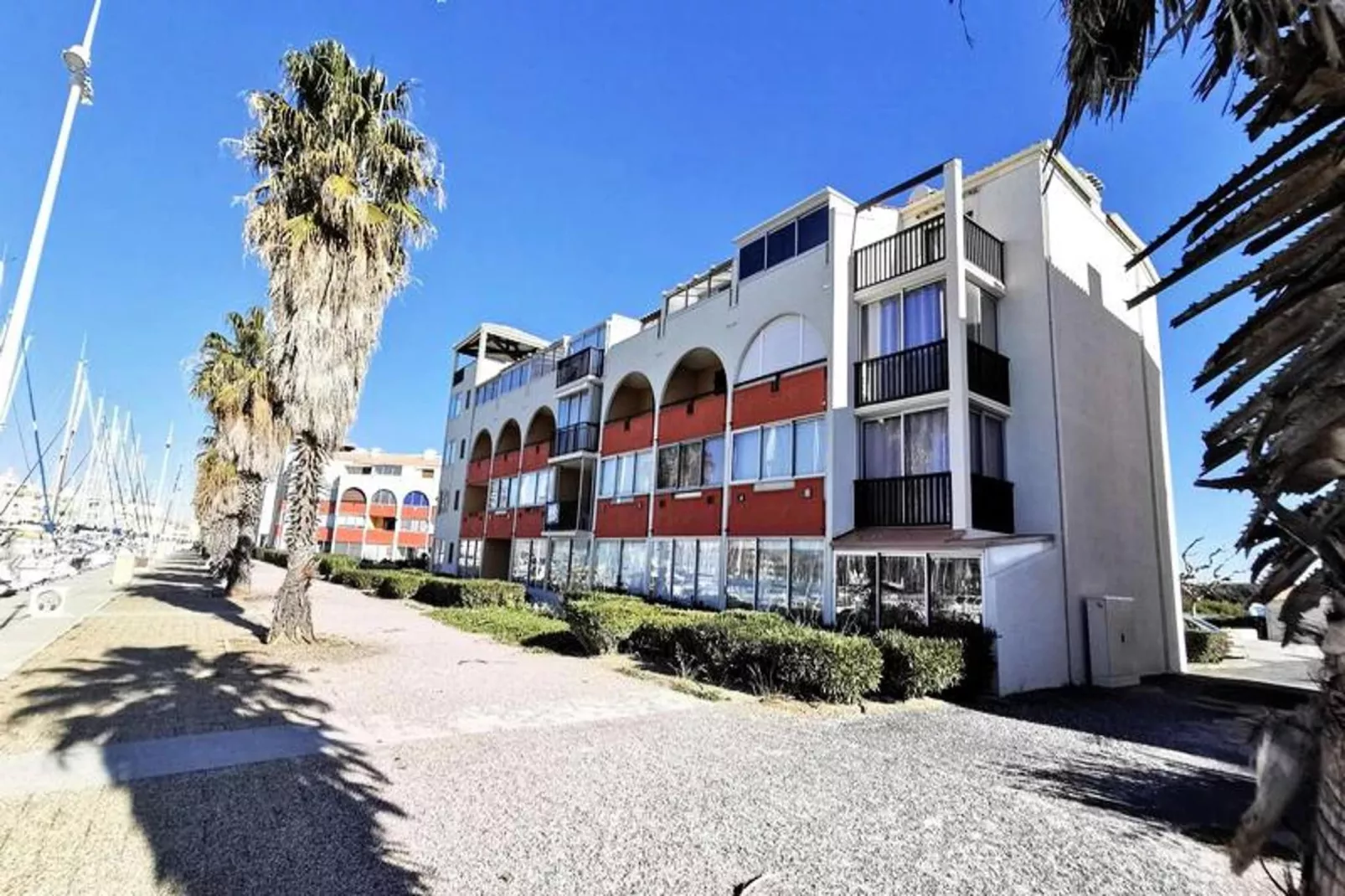 Résidence Le Grand Large-Außenbereich Sommer