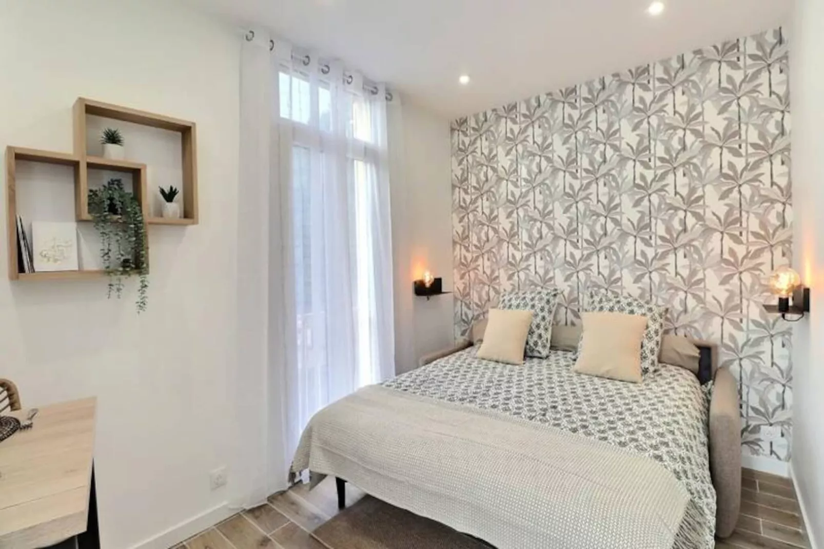 La Parenth&egrave;se Aixoise - 3 &eacute;toiles - Parking-Image-tags.