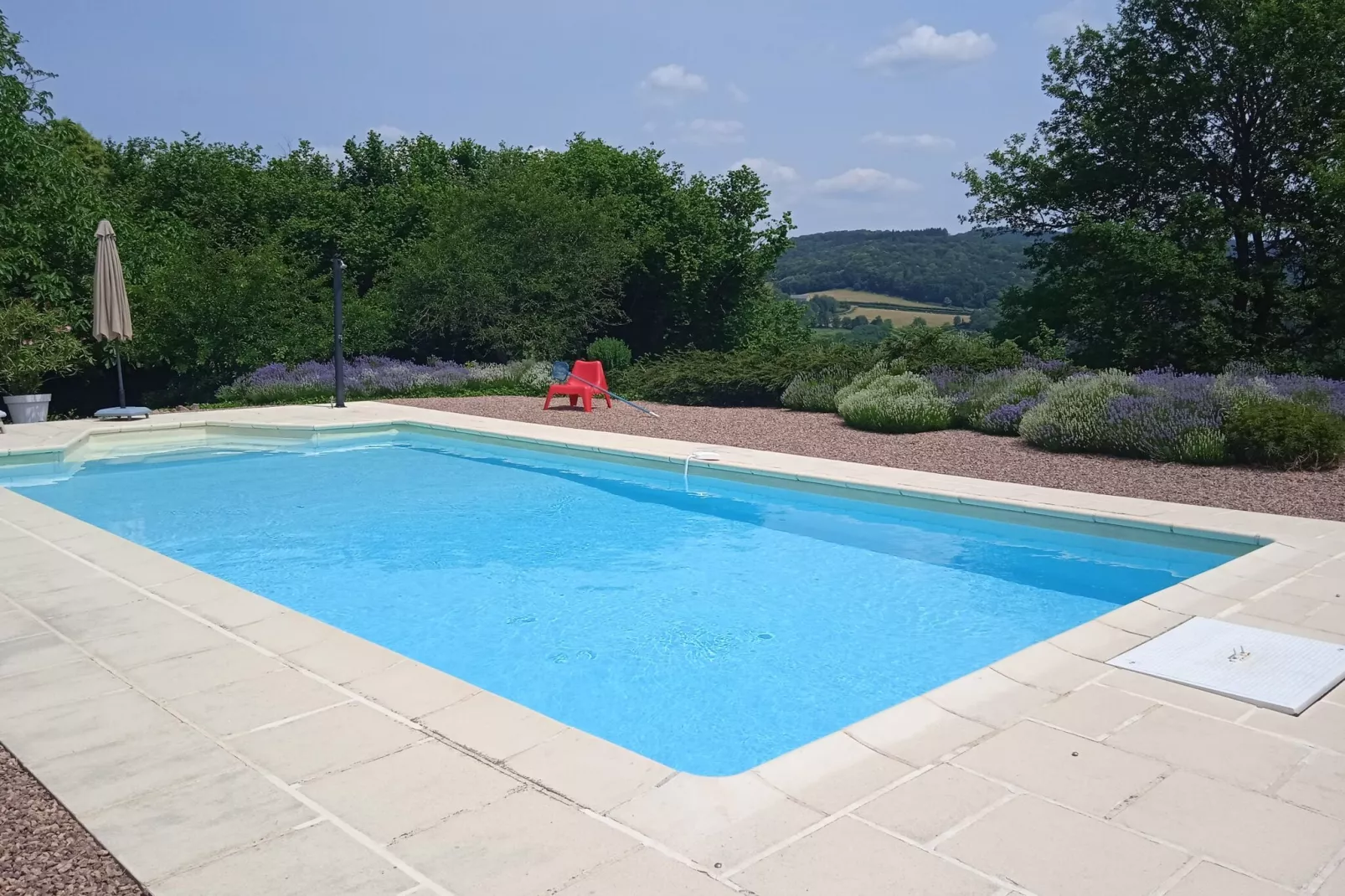 Vue de Pannecière-Pool