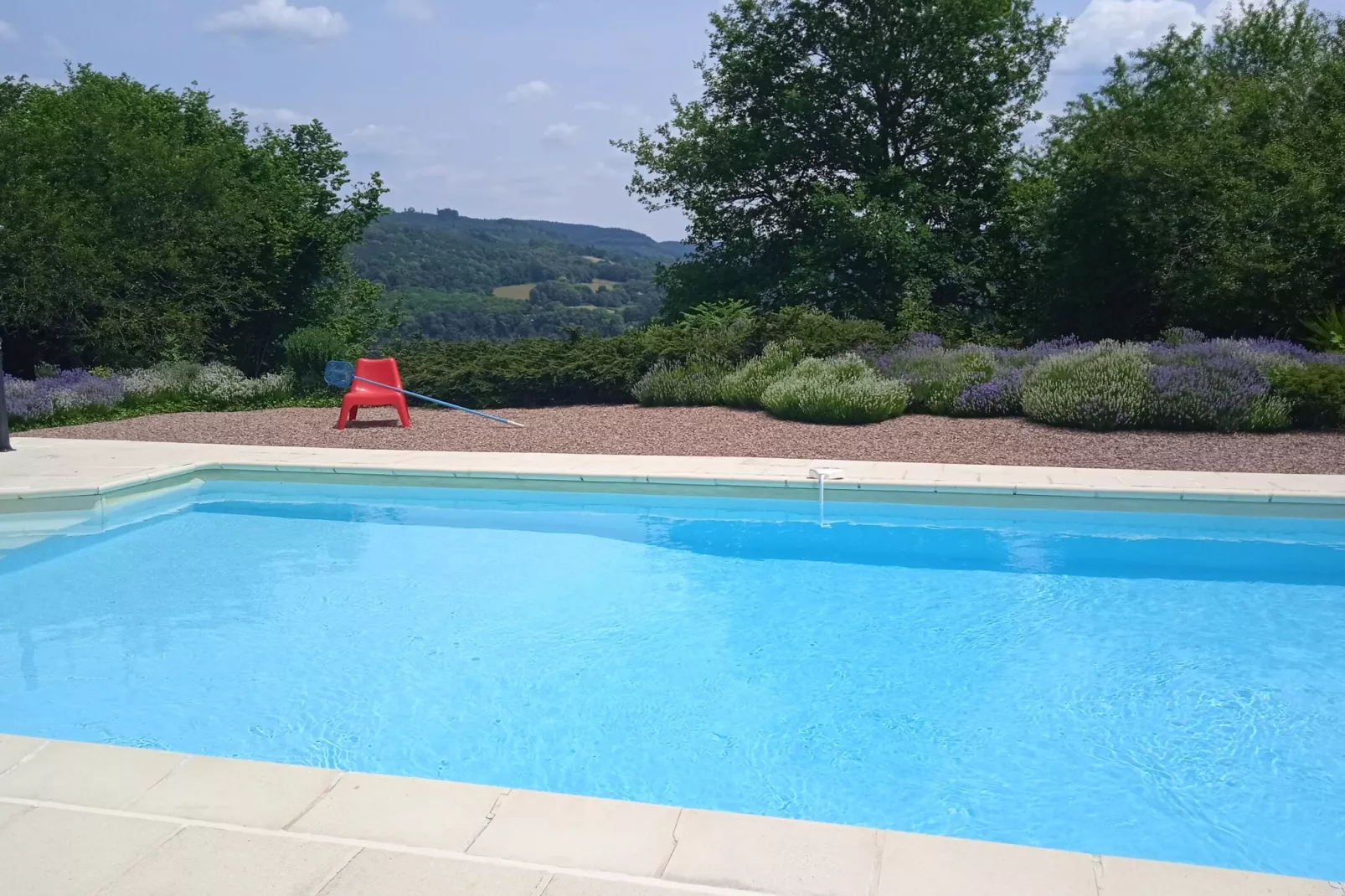 Vue de Pannecière-Pool