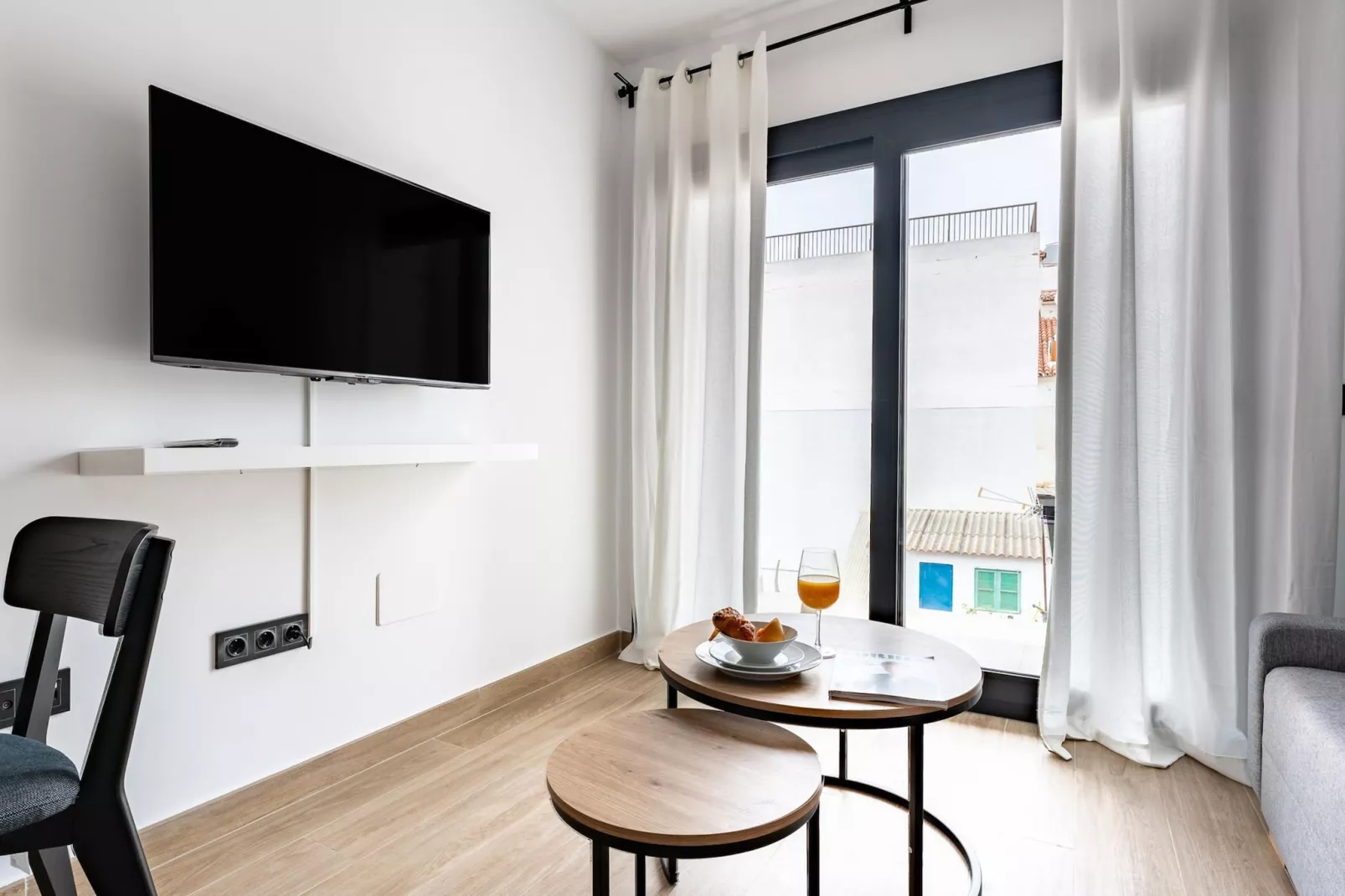 CT 326 - Faro's Fuengirola Prime Location - Boutique Apartment-Living room