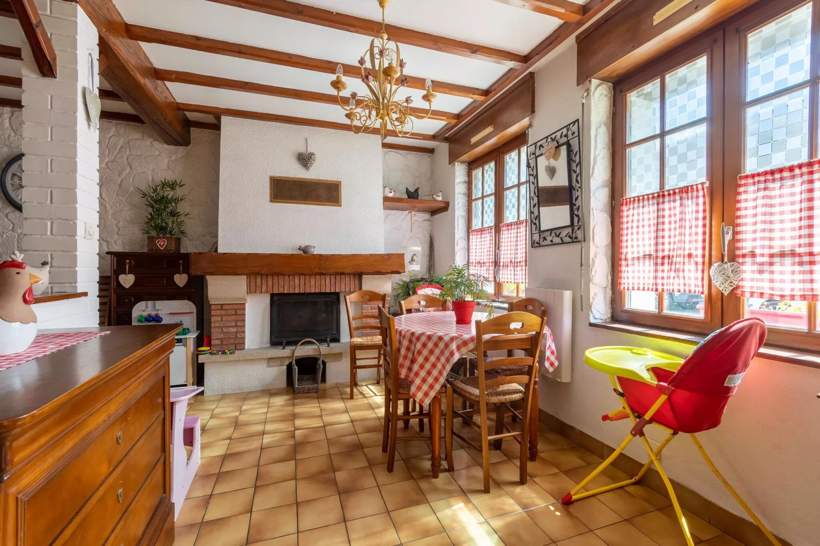 Chez Severine House-Living room