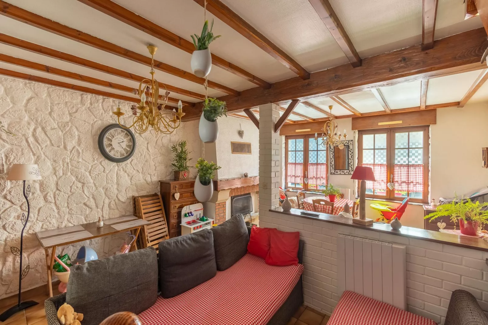 Chez Severine House-Living room