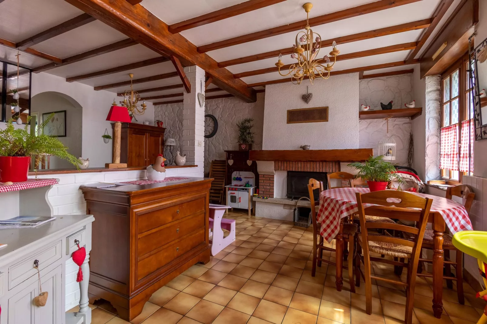 Chez Severine House-Dining room