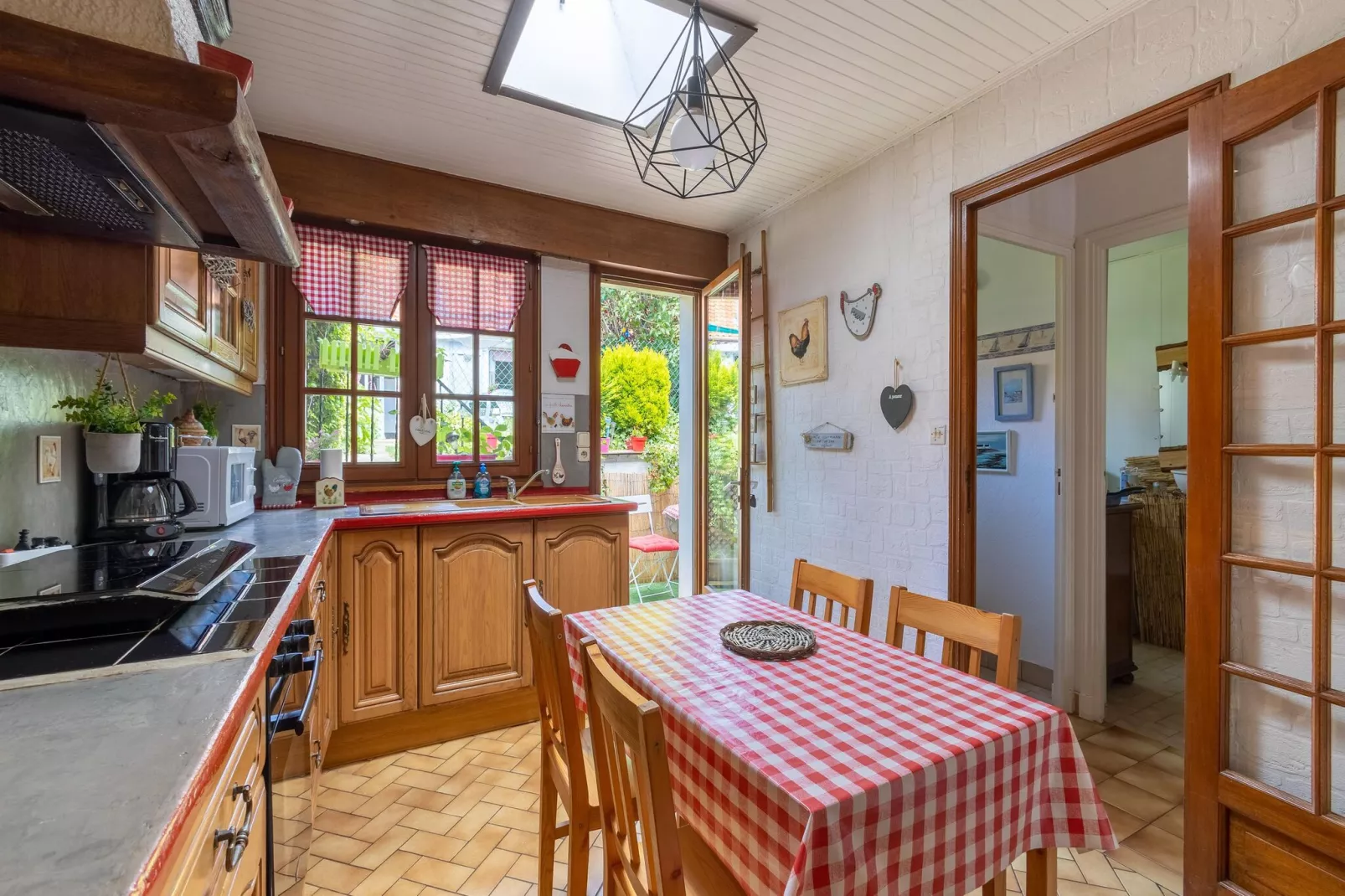 Chez Severine House-Kitchen