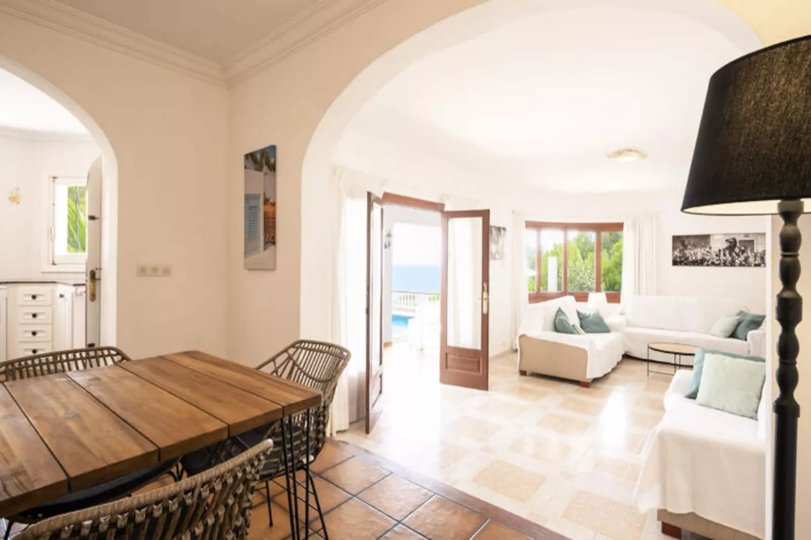 Maison à Son Bou-Image-tags.