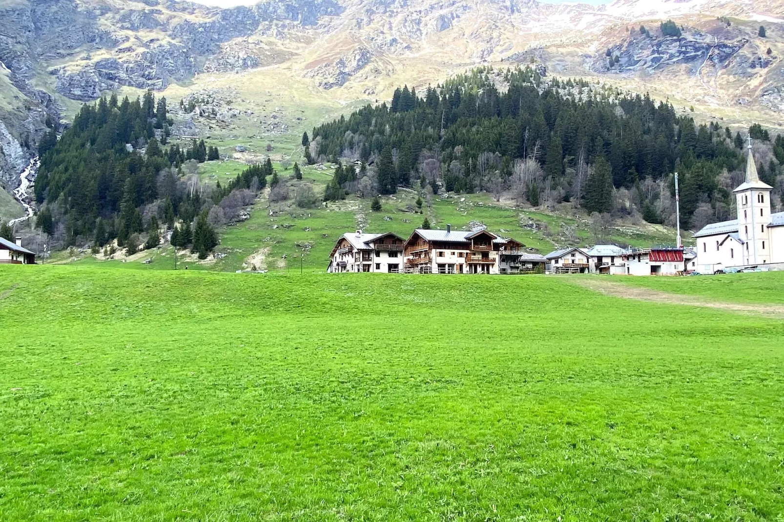 CHALET LE 360-Areas summer 1km